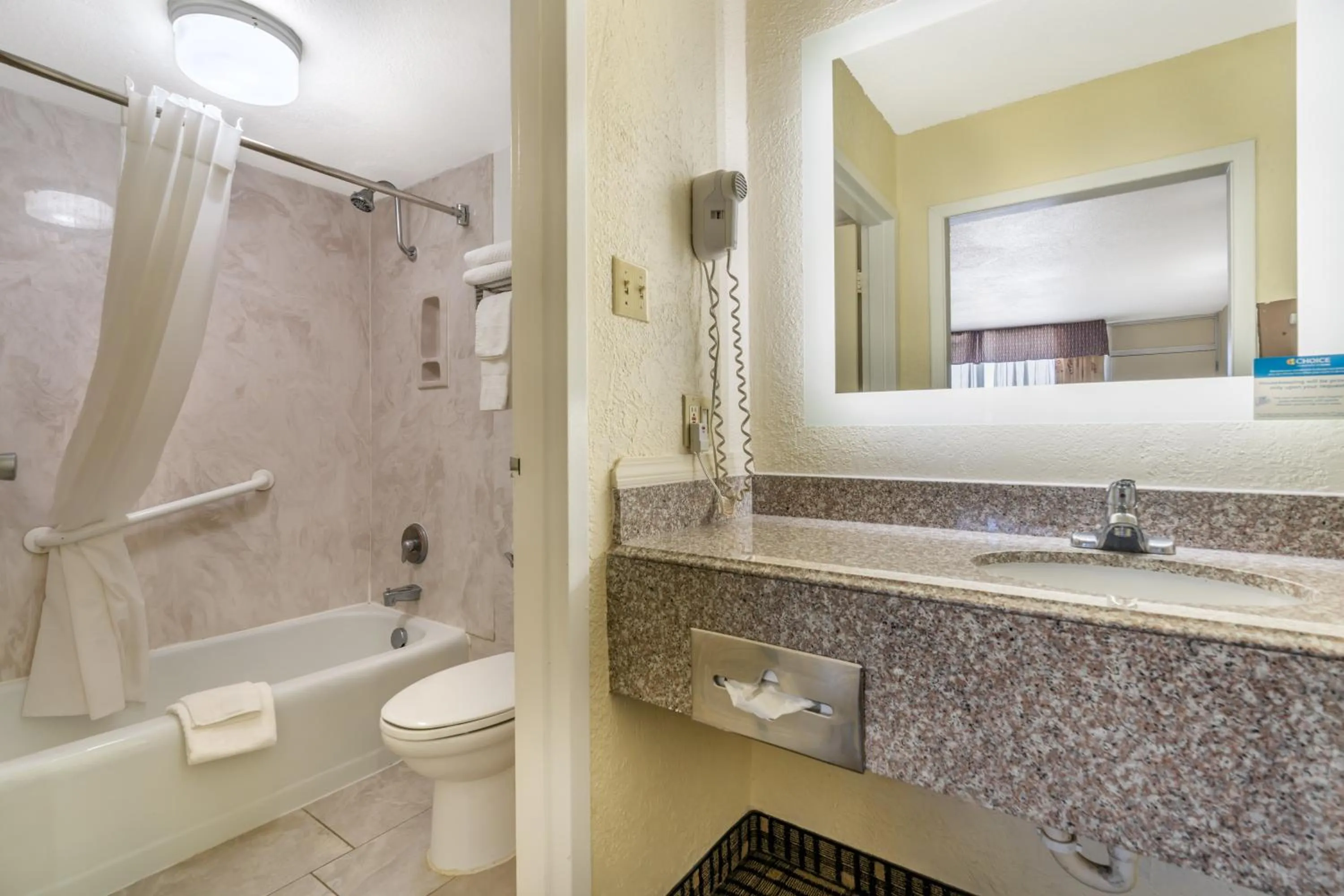 Bathroom in Quality Inn Tucumcari