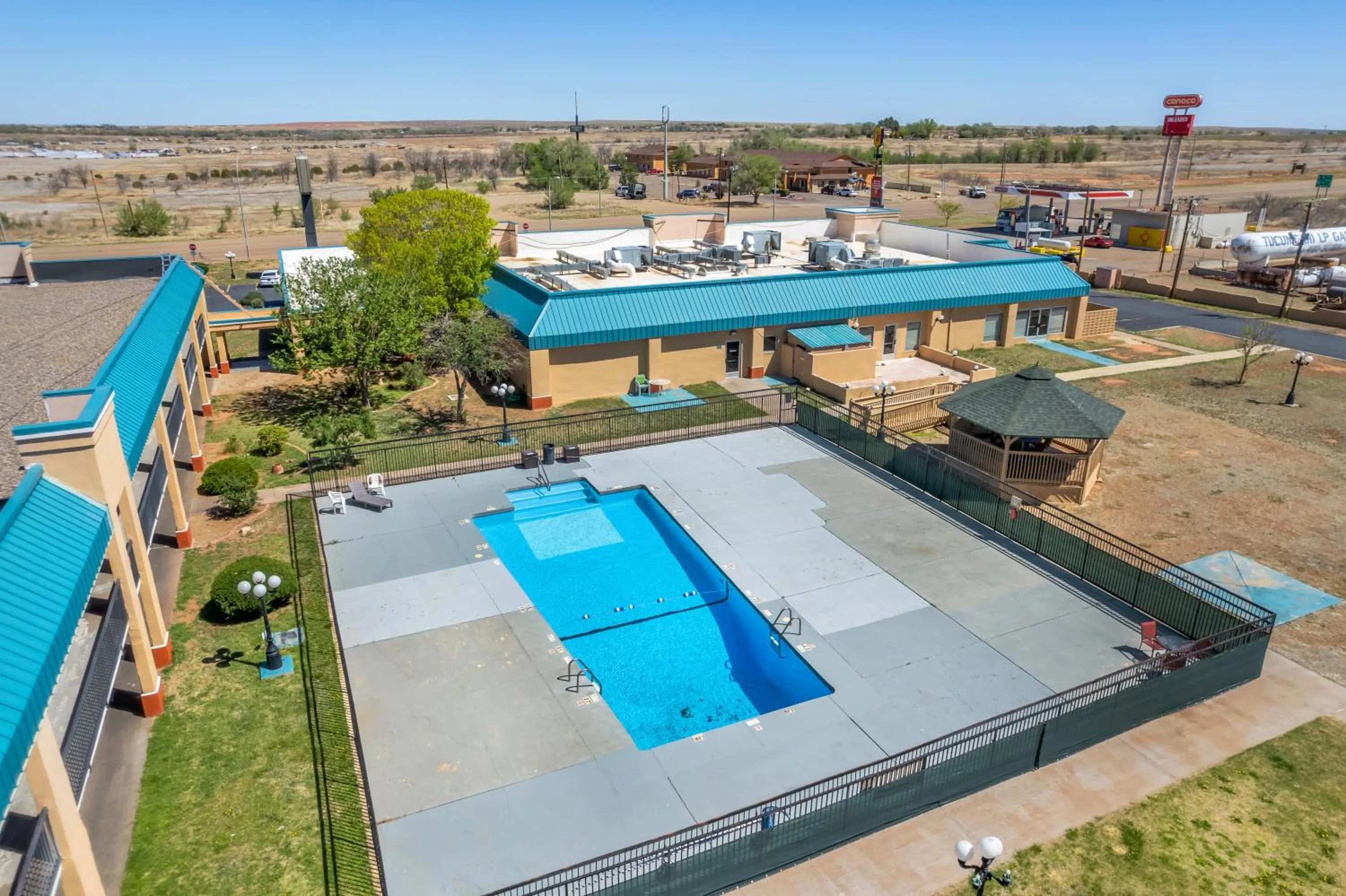 Swimming pool in Quality Inn Tucumcari