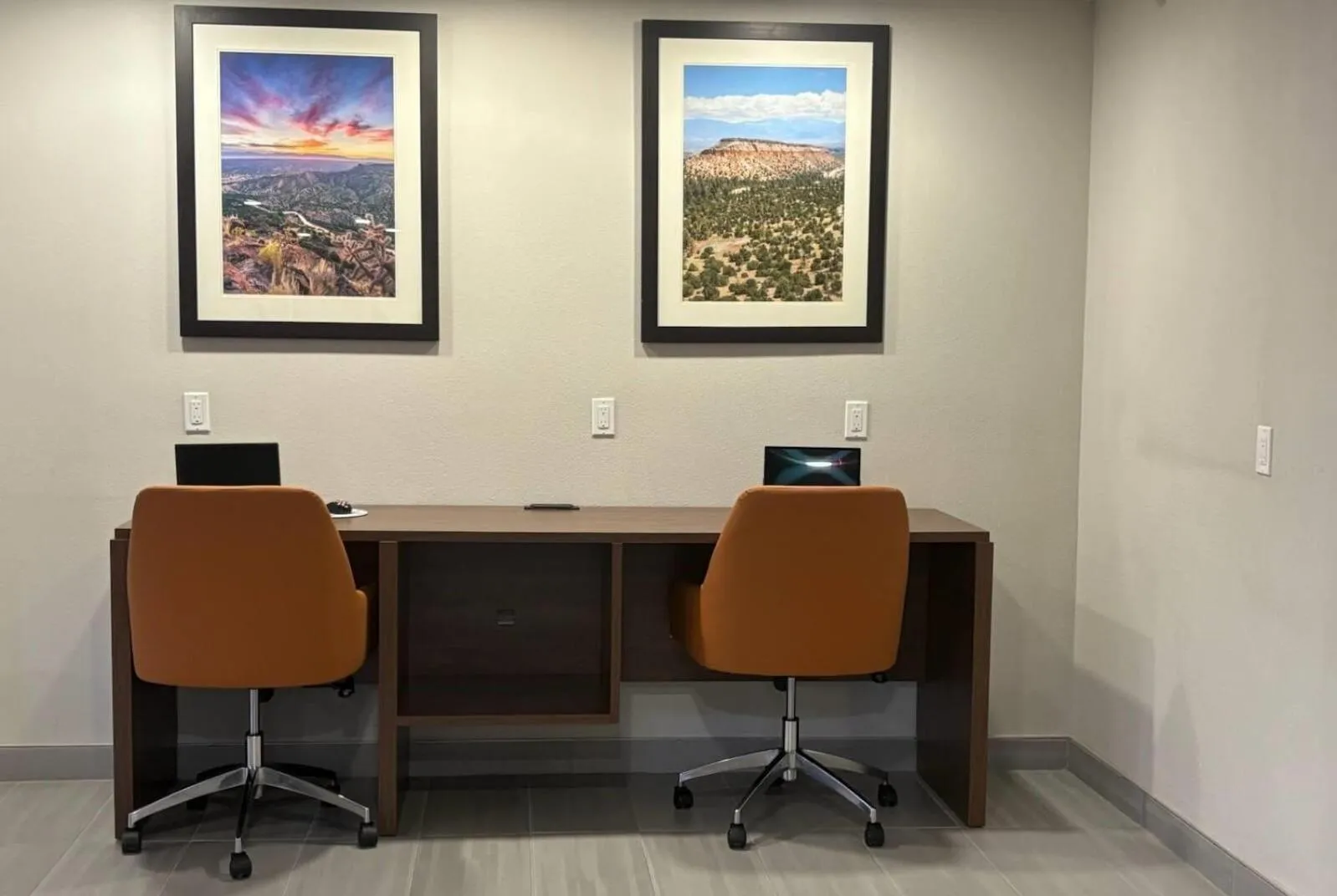 Business facilities in Wingate by Wyndham Los Alamos