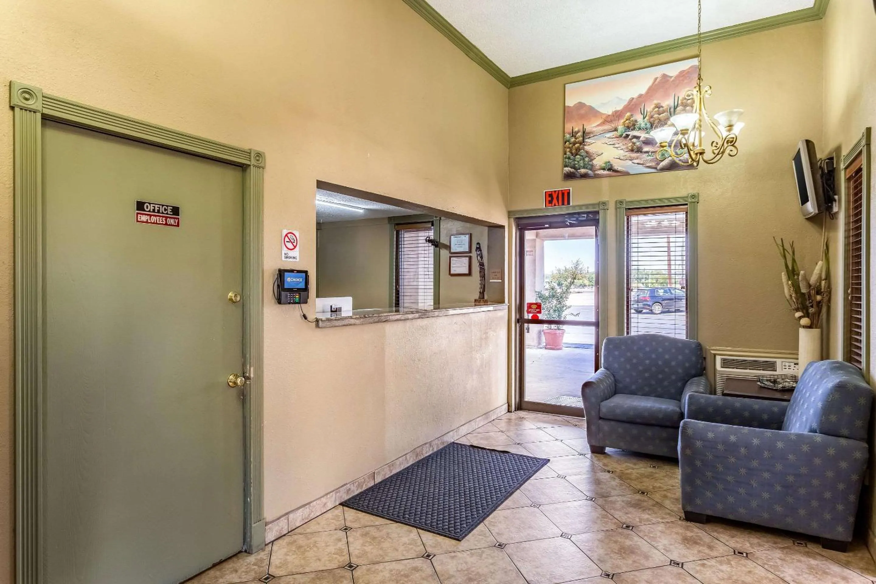 Lobby or reception in Rodeway Inn Farmington