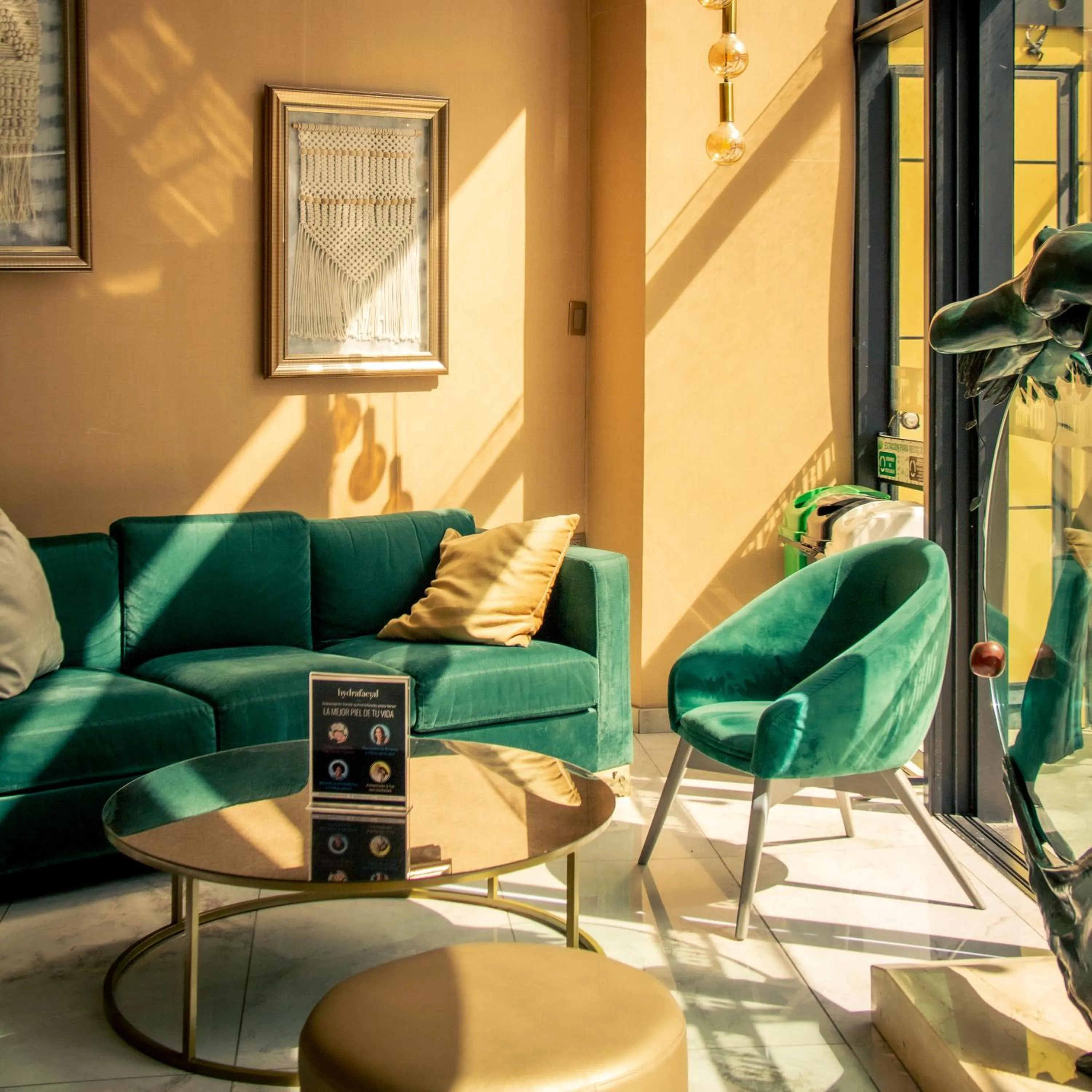 Living room in Hotel City Bog Corferias