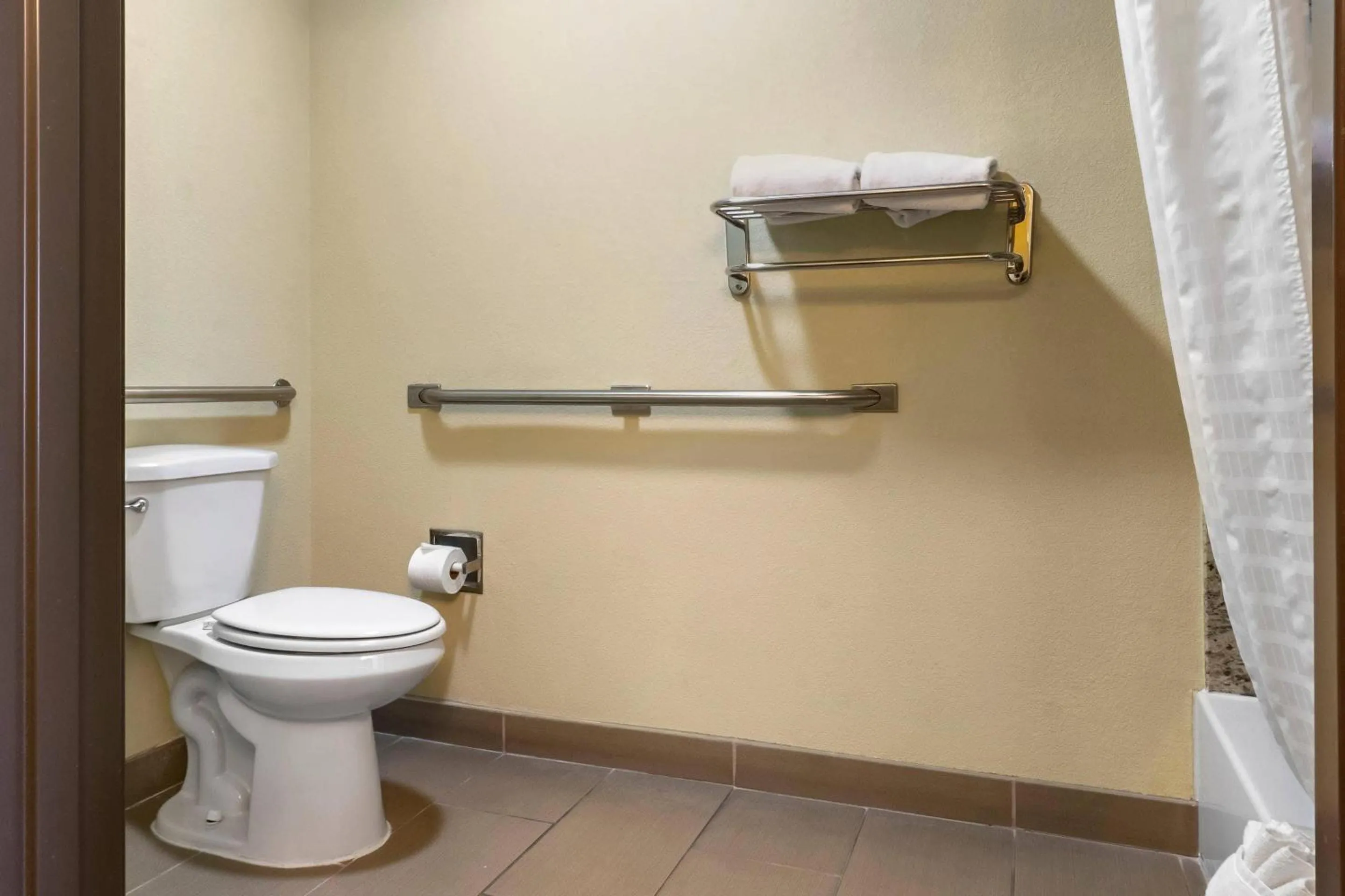 Bedroom in Comfort Inn Albuquerque Airport