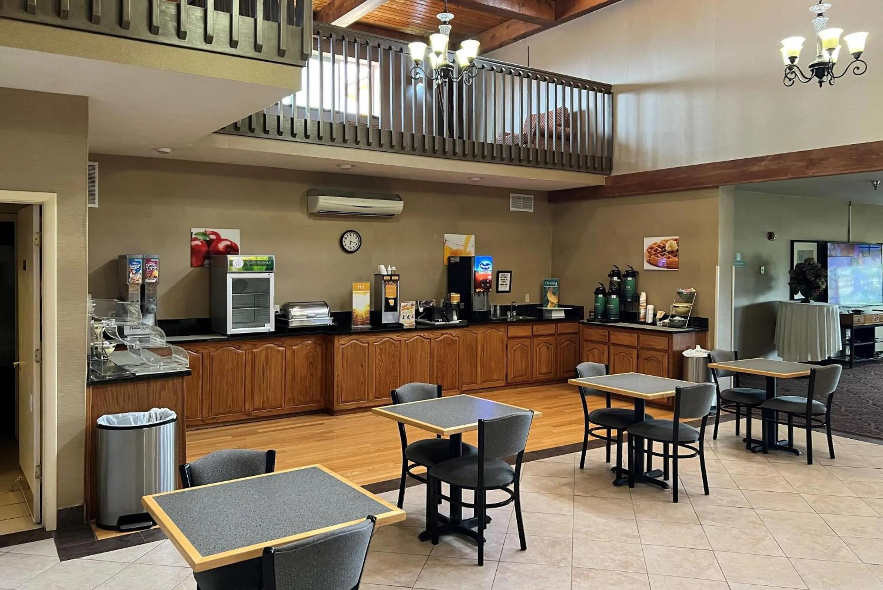 Breakfast in Quality Inn & Suites Grants - I-40