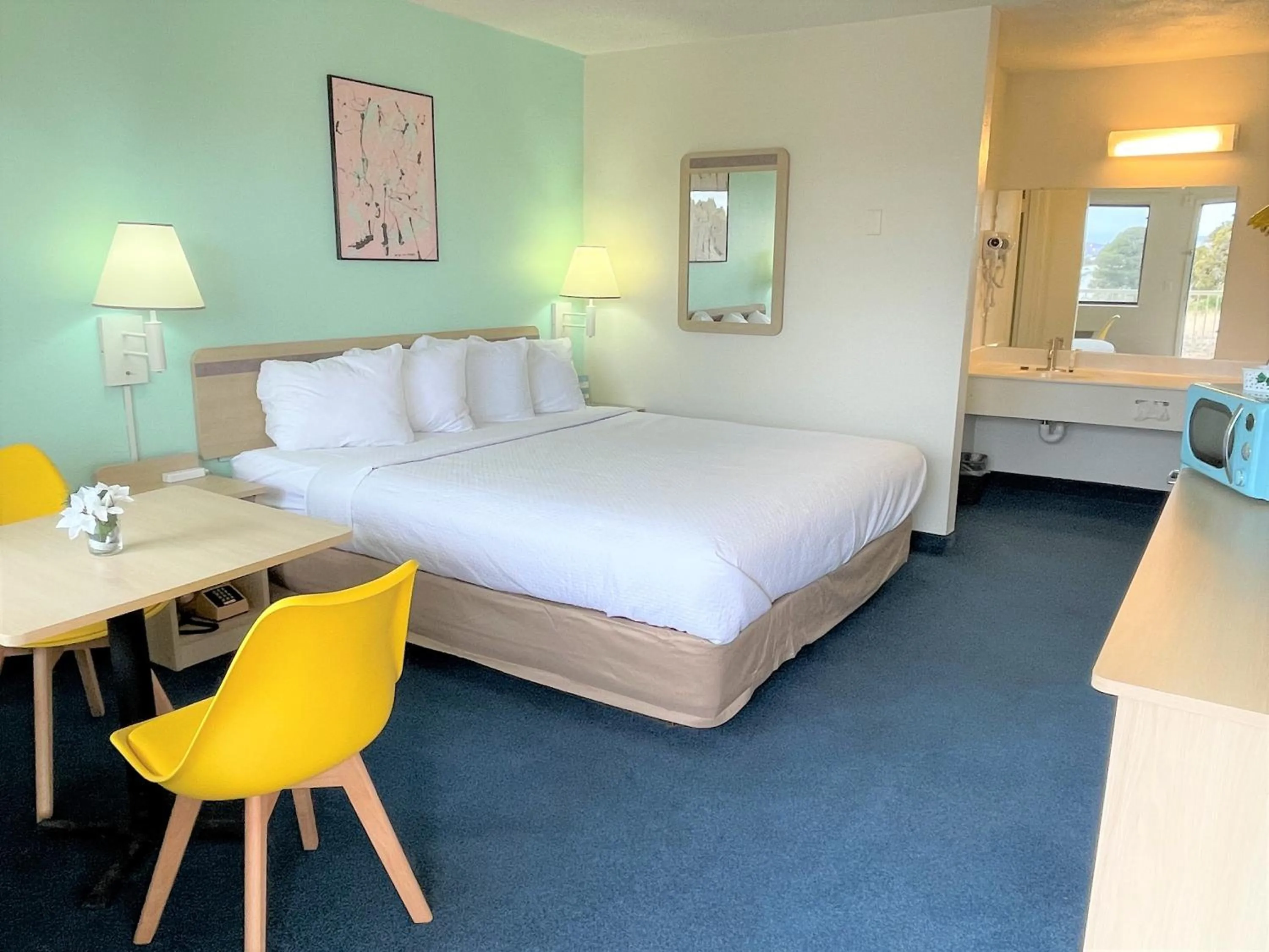 Bedroom, Bed in LuLu Silver City