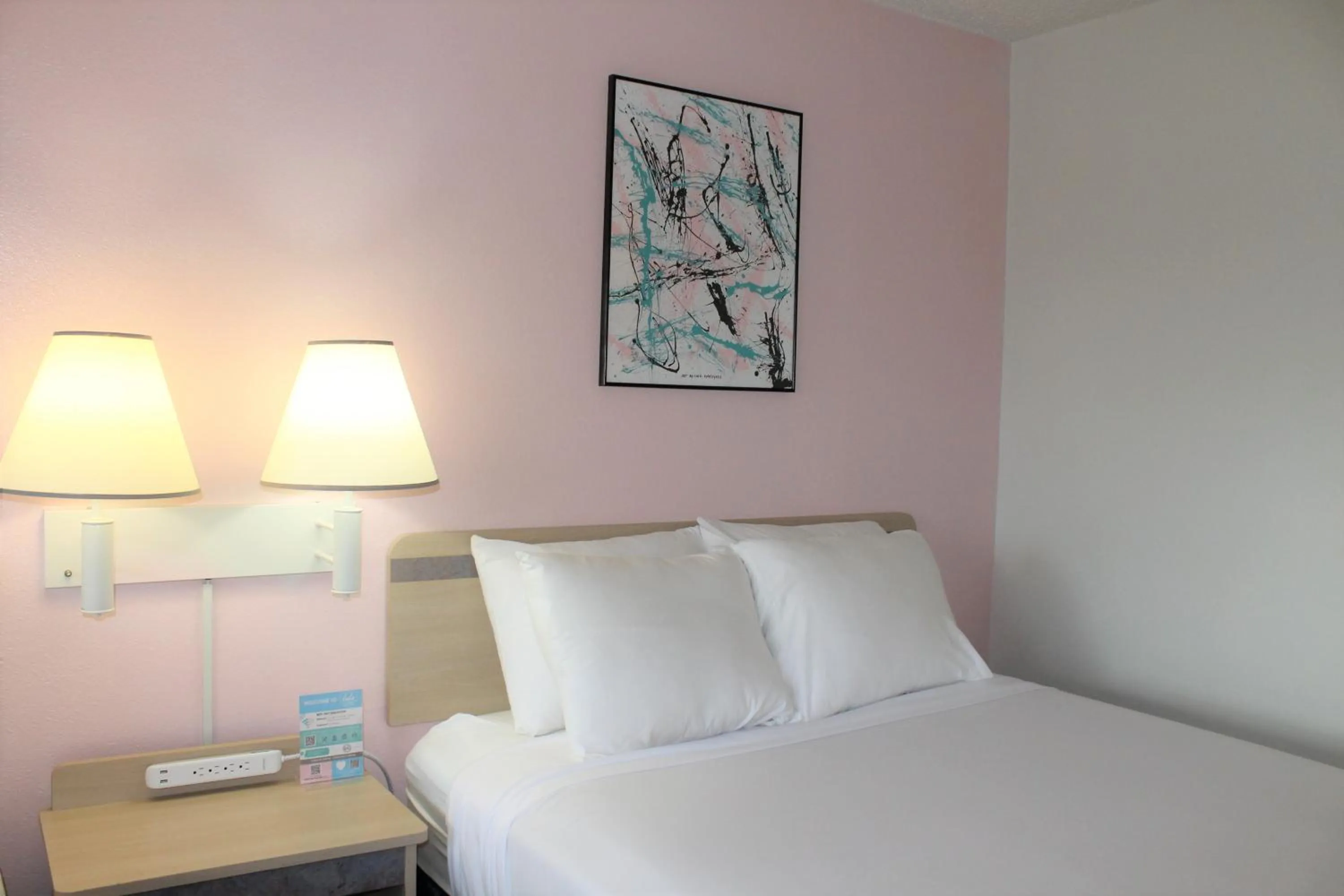 Bedroom, Bed in LuLu Silver City