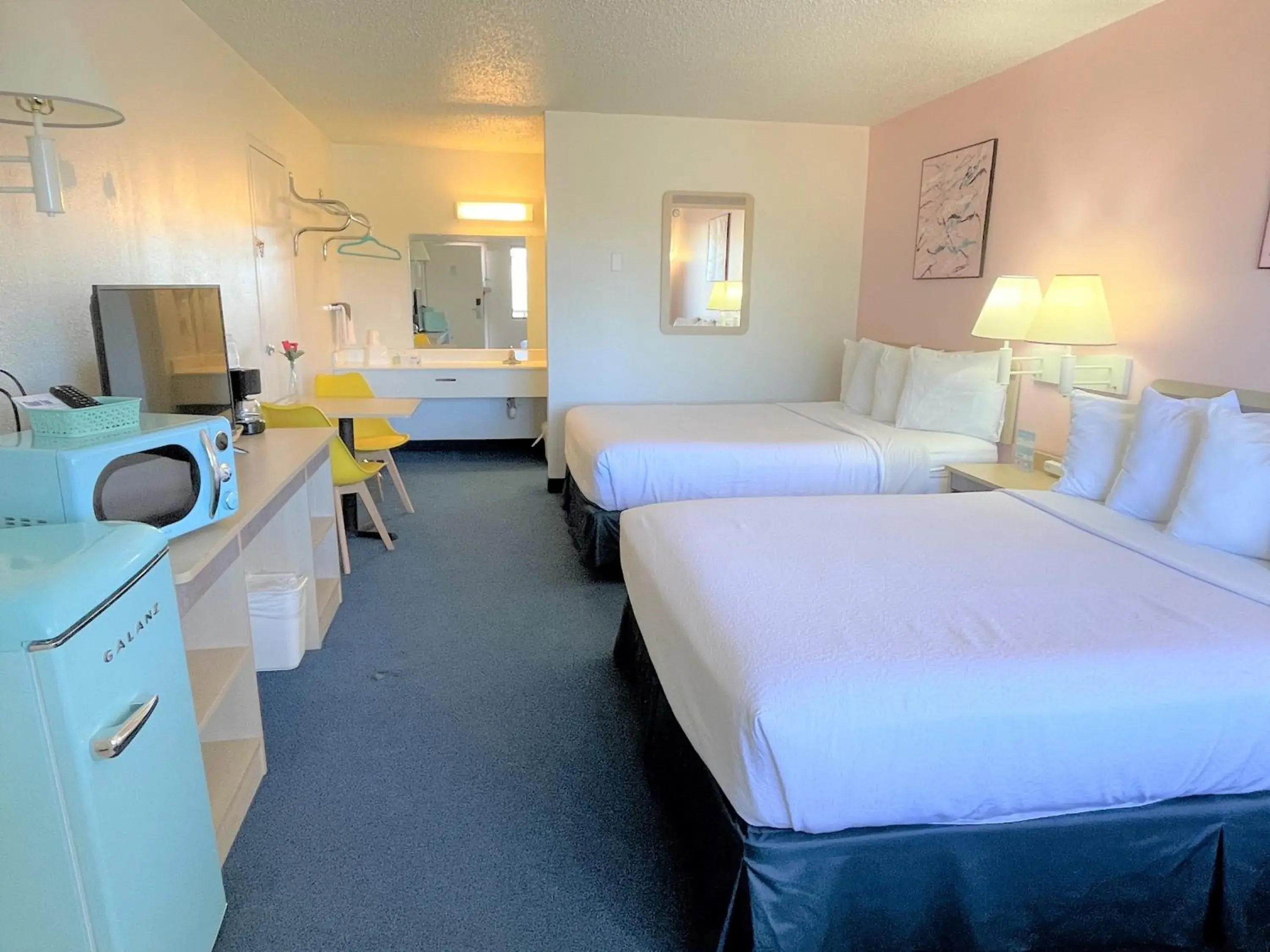 Queen Room with Two Queen Beds - single occupancy - Non-Smoking in LuLu Silver City Queen Room with Two Queen Beds - single occupancy - Non-Smoking in LuLu Silver City