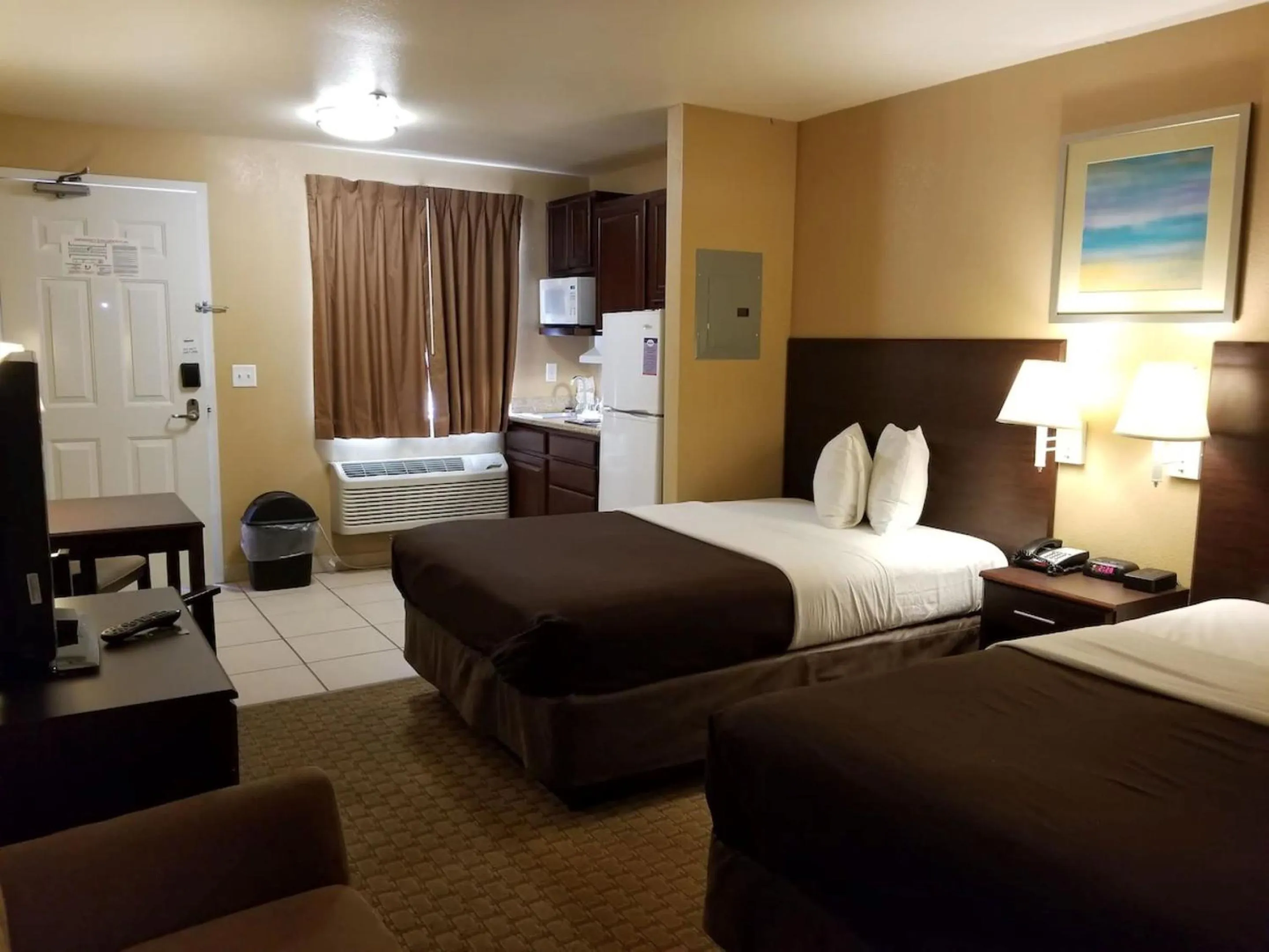 Bedroom, Bed in Suburban Studios Alamogordo