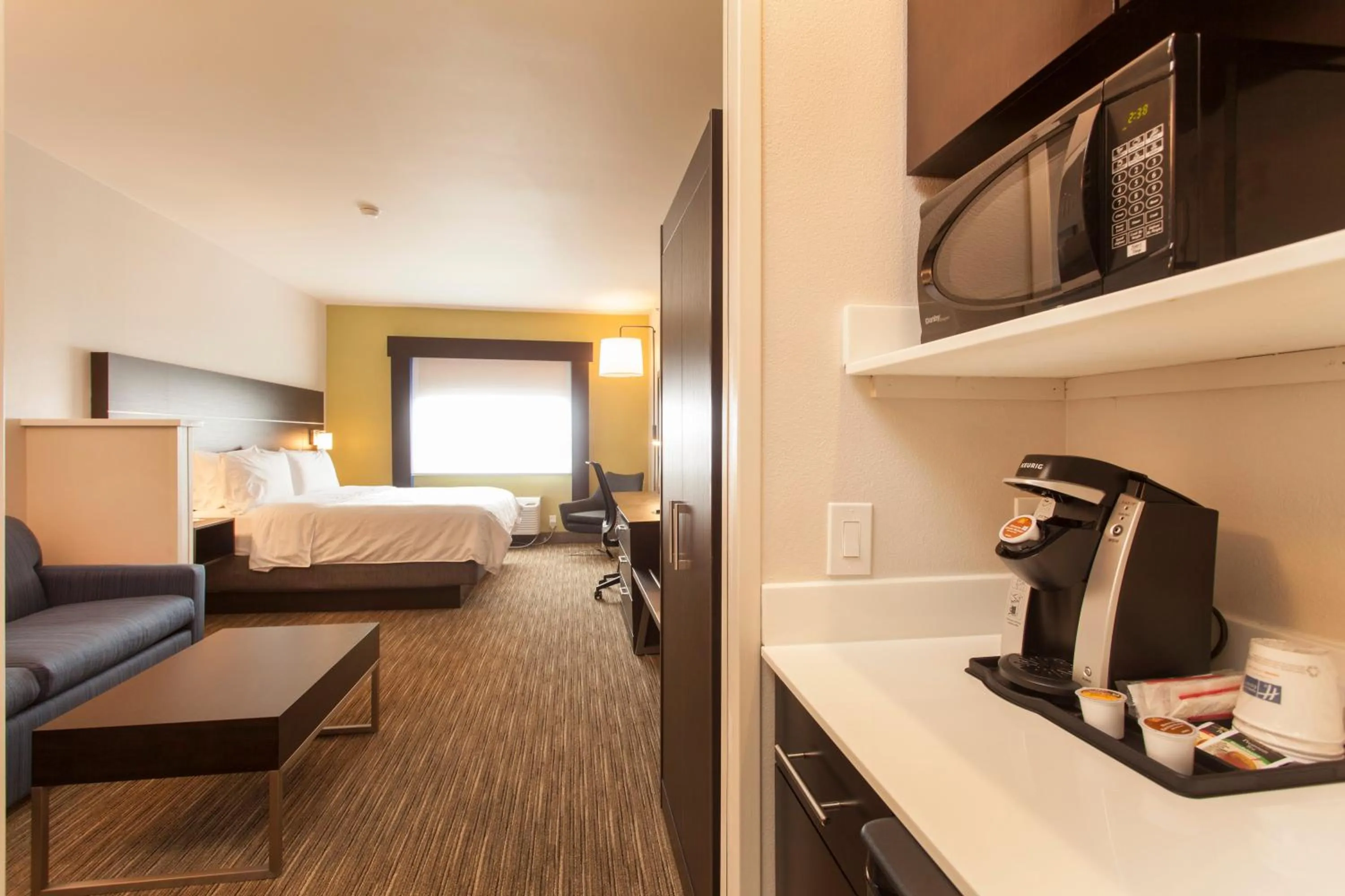 Photo of the whole room, Bed in Holiday Inn Express & Suites - Santa Fe by IHG
