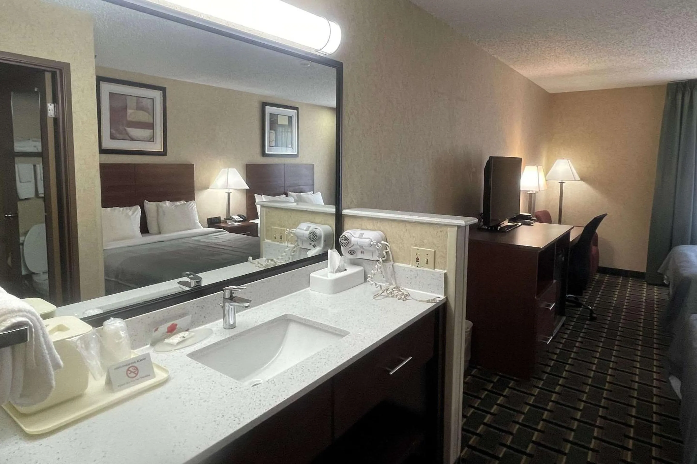 Bedroom, Bed in Quality Inn Raton, NM