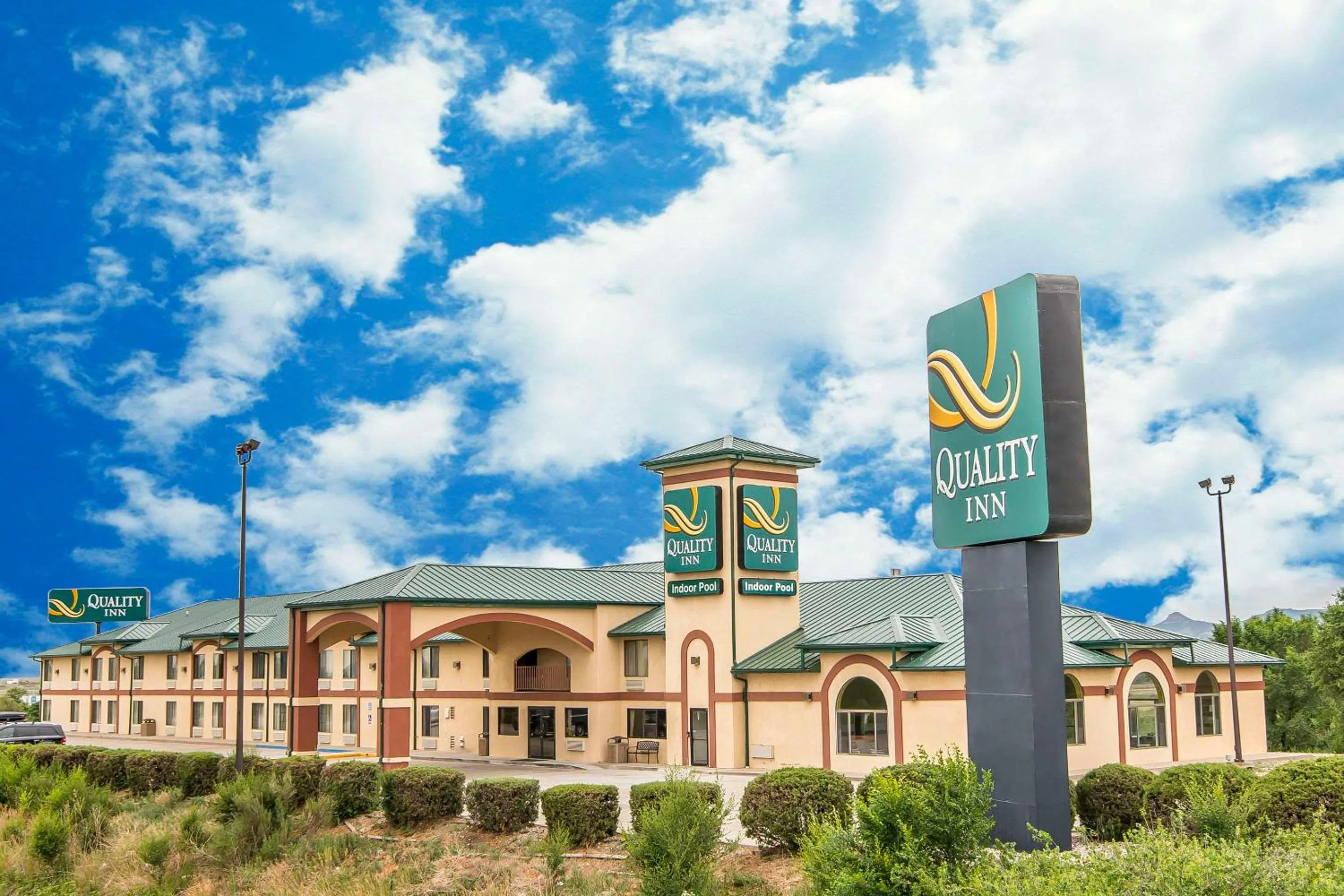 Property building in Quality Inn Raton, NM