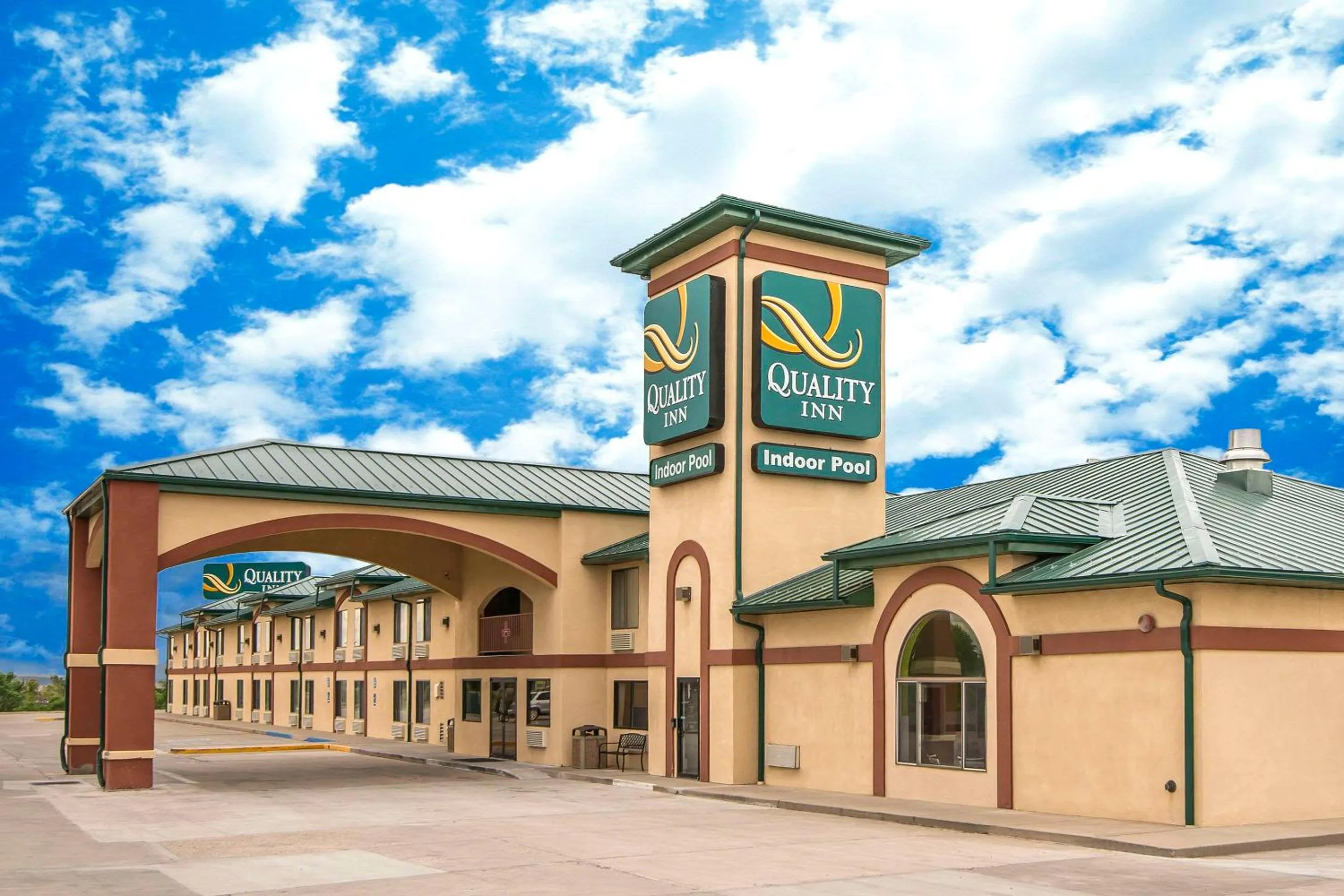 Property building in Quality Inn Raton, NM