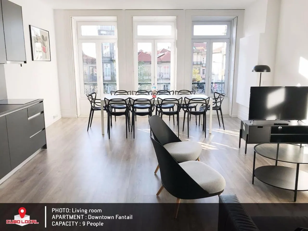 Dining area in Downtown Fantail