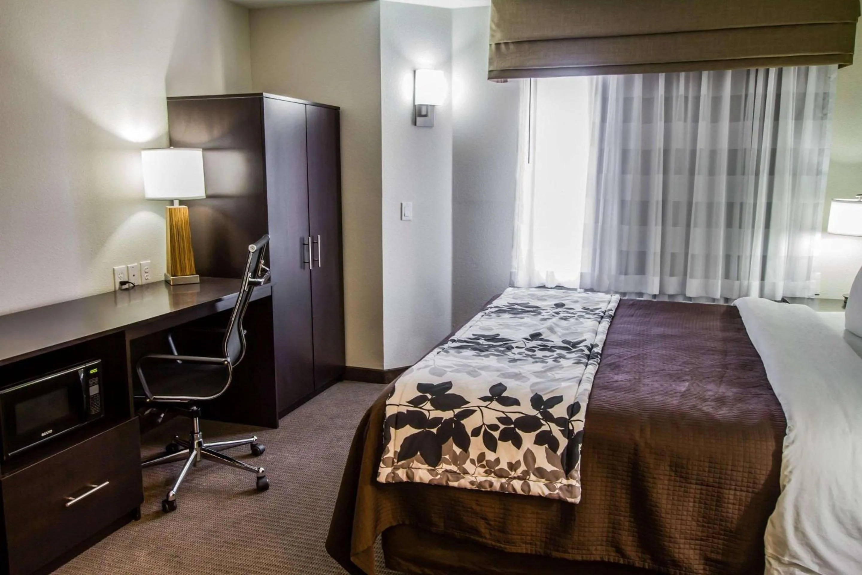 Bedroom, Bed in Sleep Inn Gallup