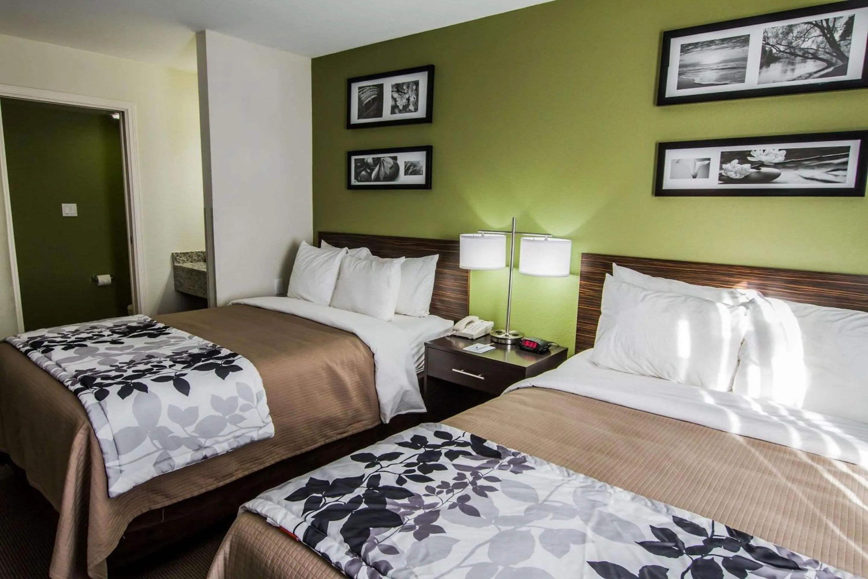 Bedroom, Bed in Sleep Inn Gallup