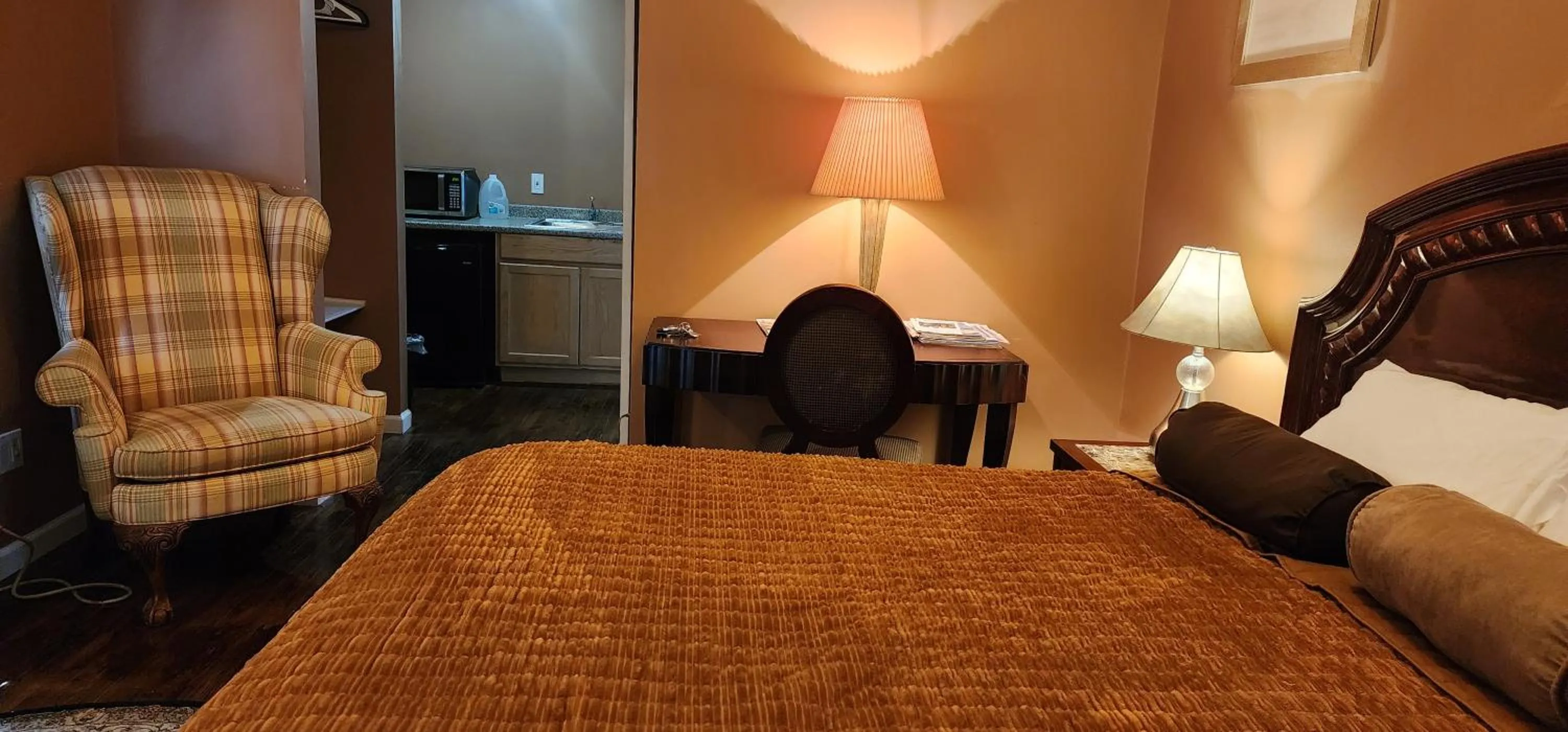 Bed in Sea Haven Resort Motel