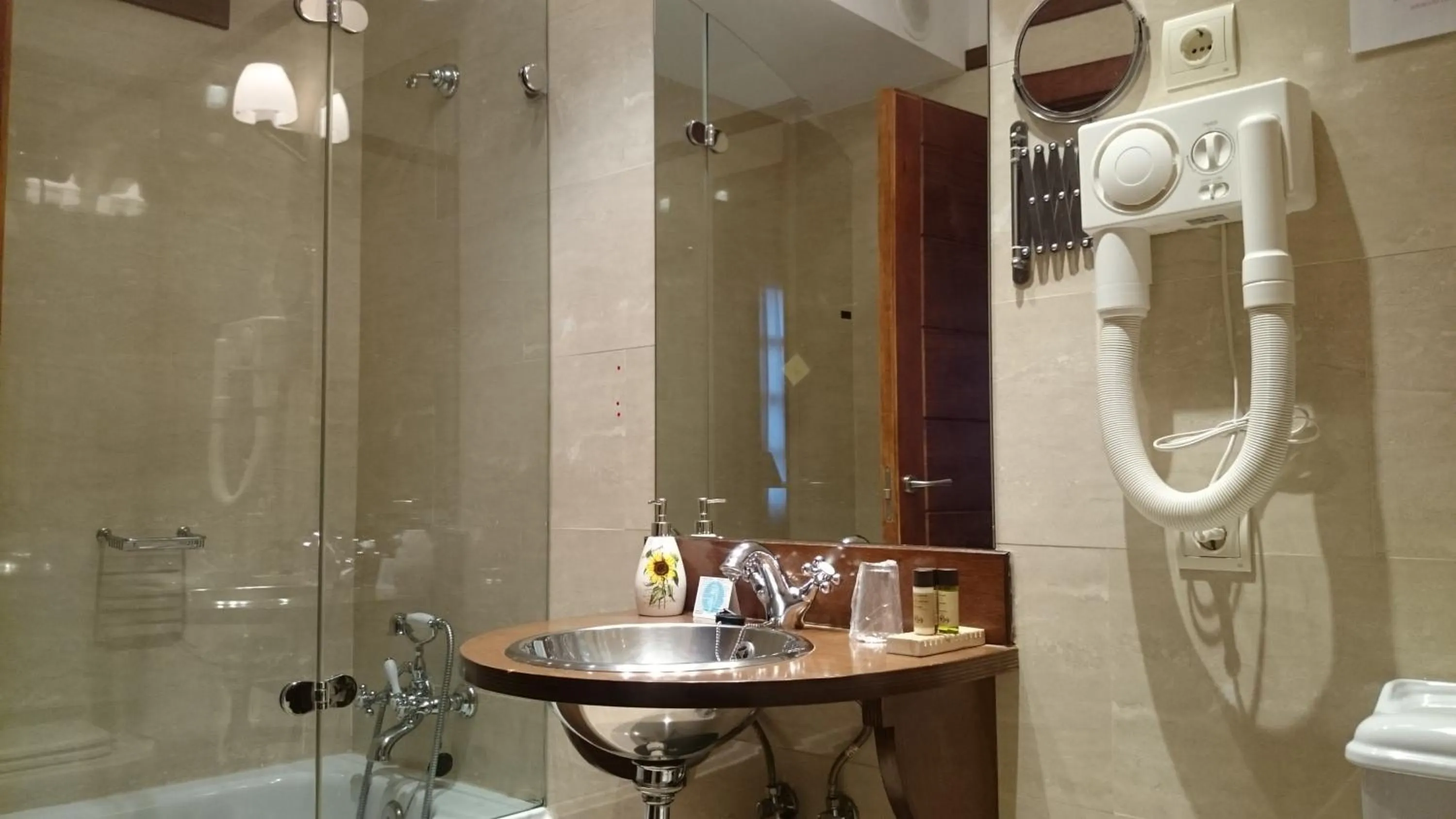 Bathroom in Hotel Rural Vado del Duratón