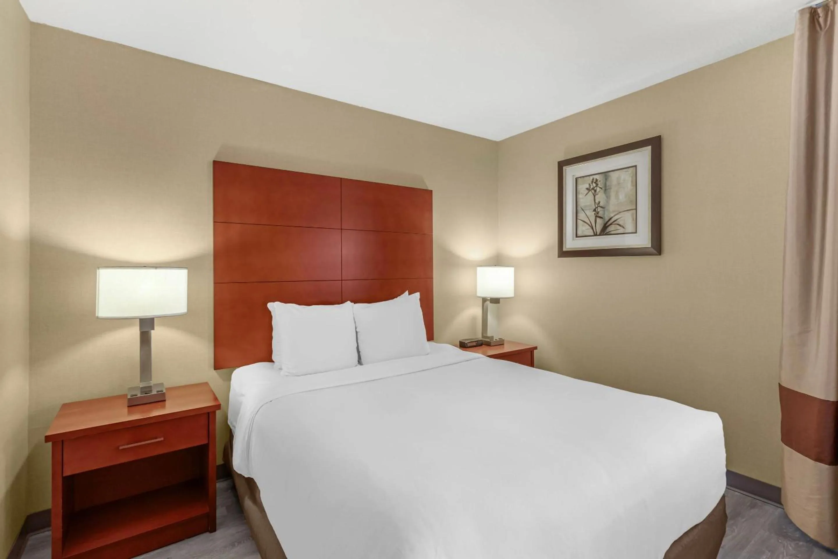 Bedroom, Bed in Comfort Inn & Suites Near Fallon Naval Air Station