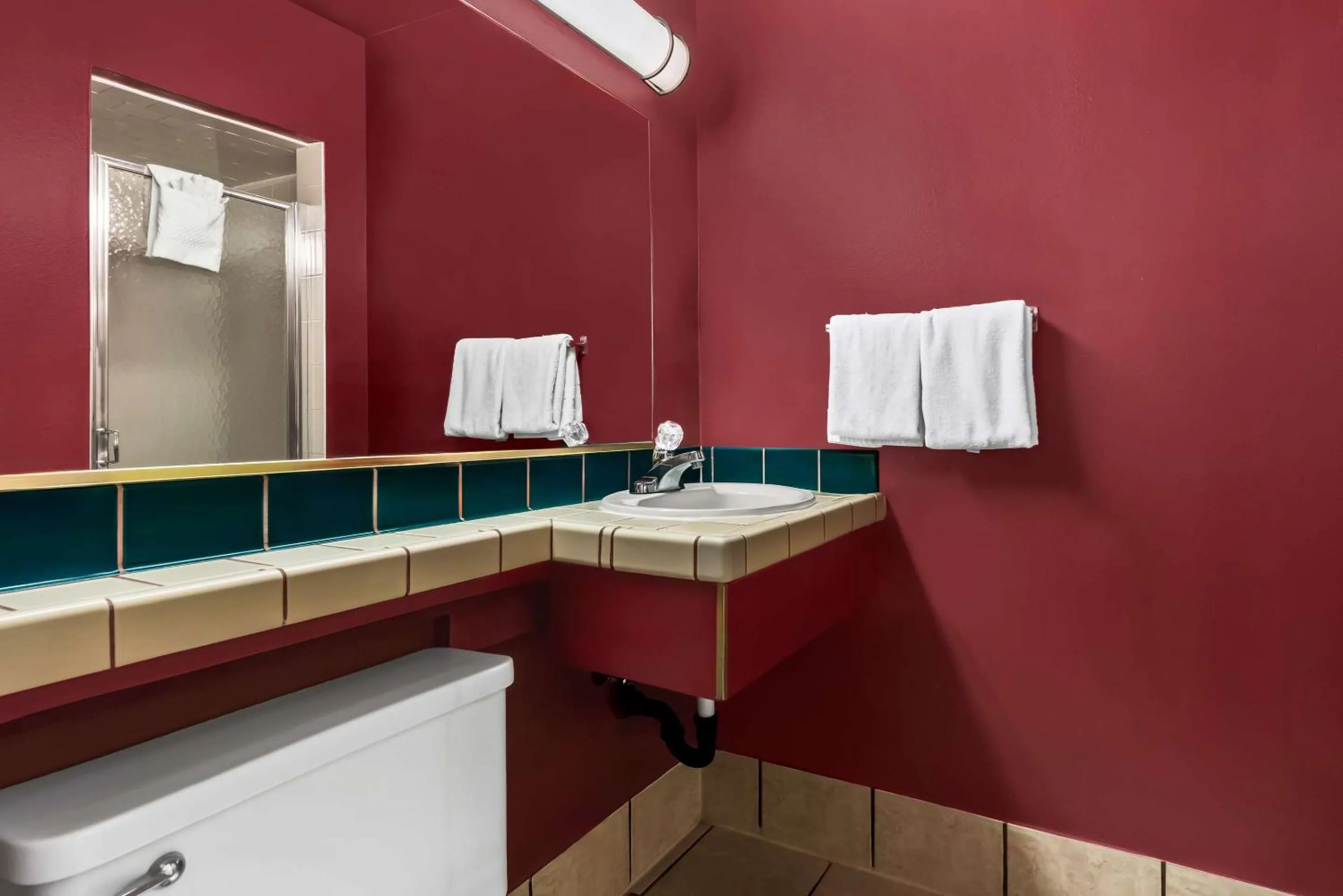 Bedroom in Econo Lodge Fallon Naval Air Station Area