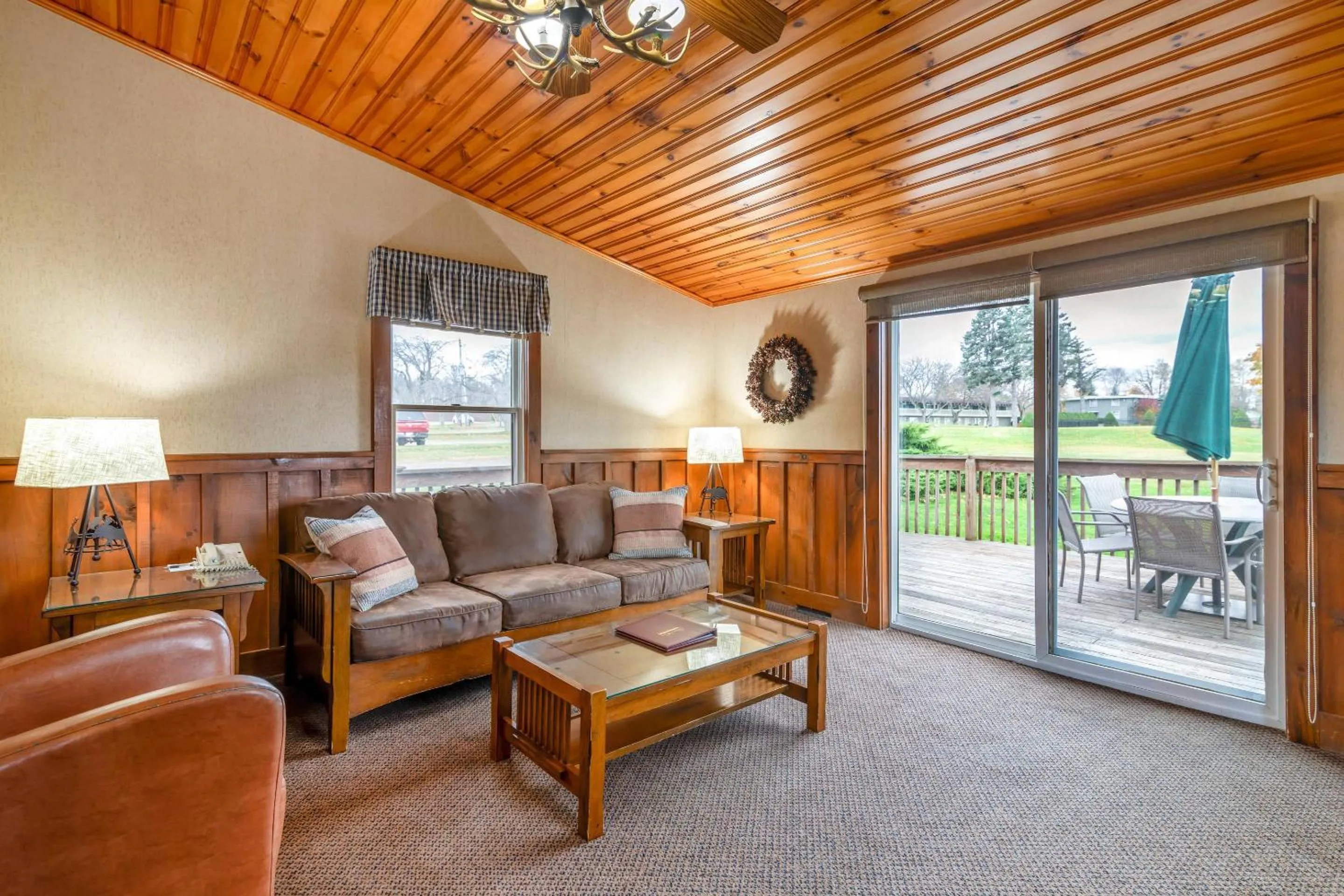 Bedroom in The Inn at Gran View Ogdensburg, an Ascend Collection Hotel