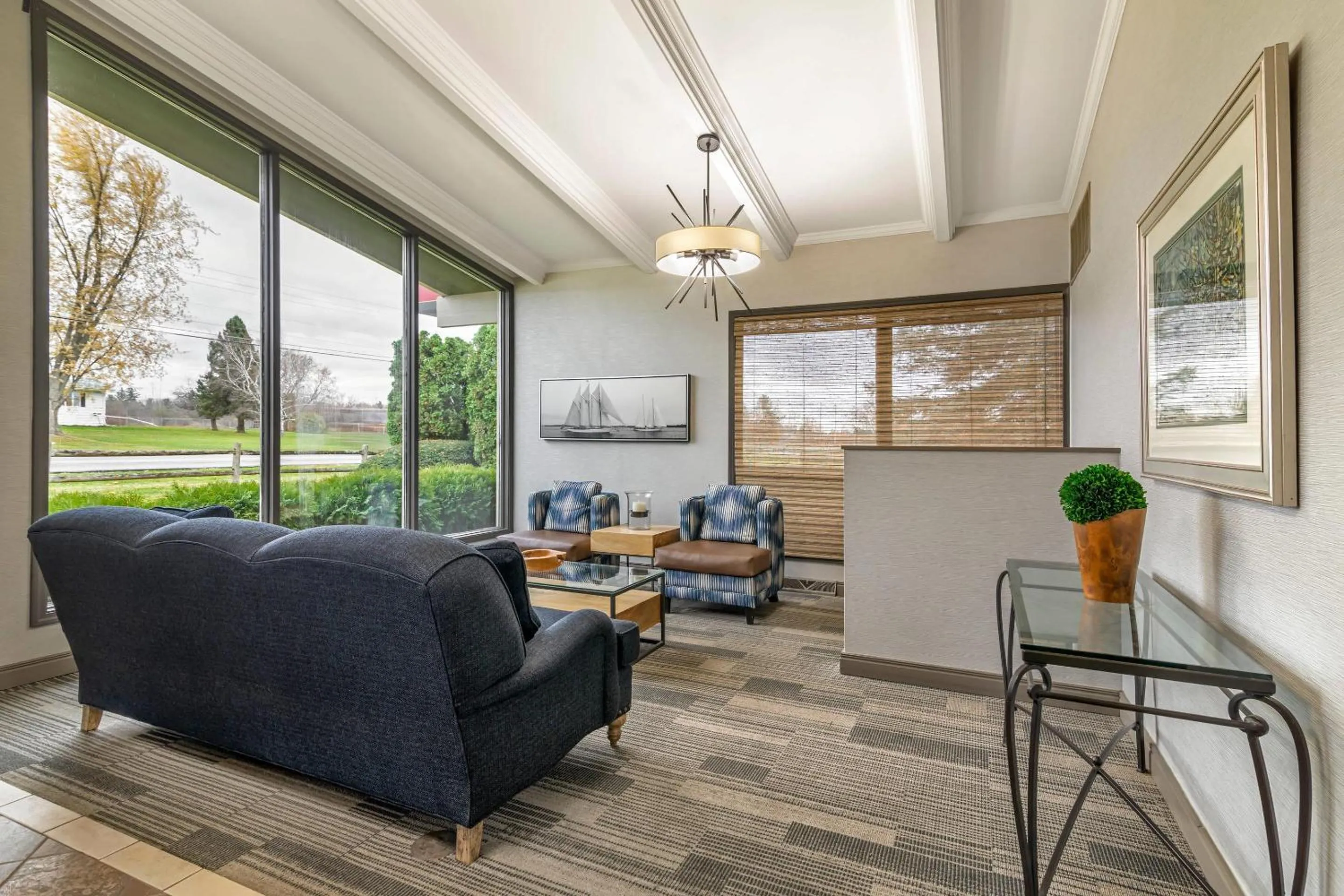 Lobby or reception in The Inn at Gran View Ogdensburg, an Ascend Collection Hotel