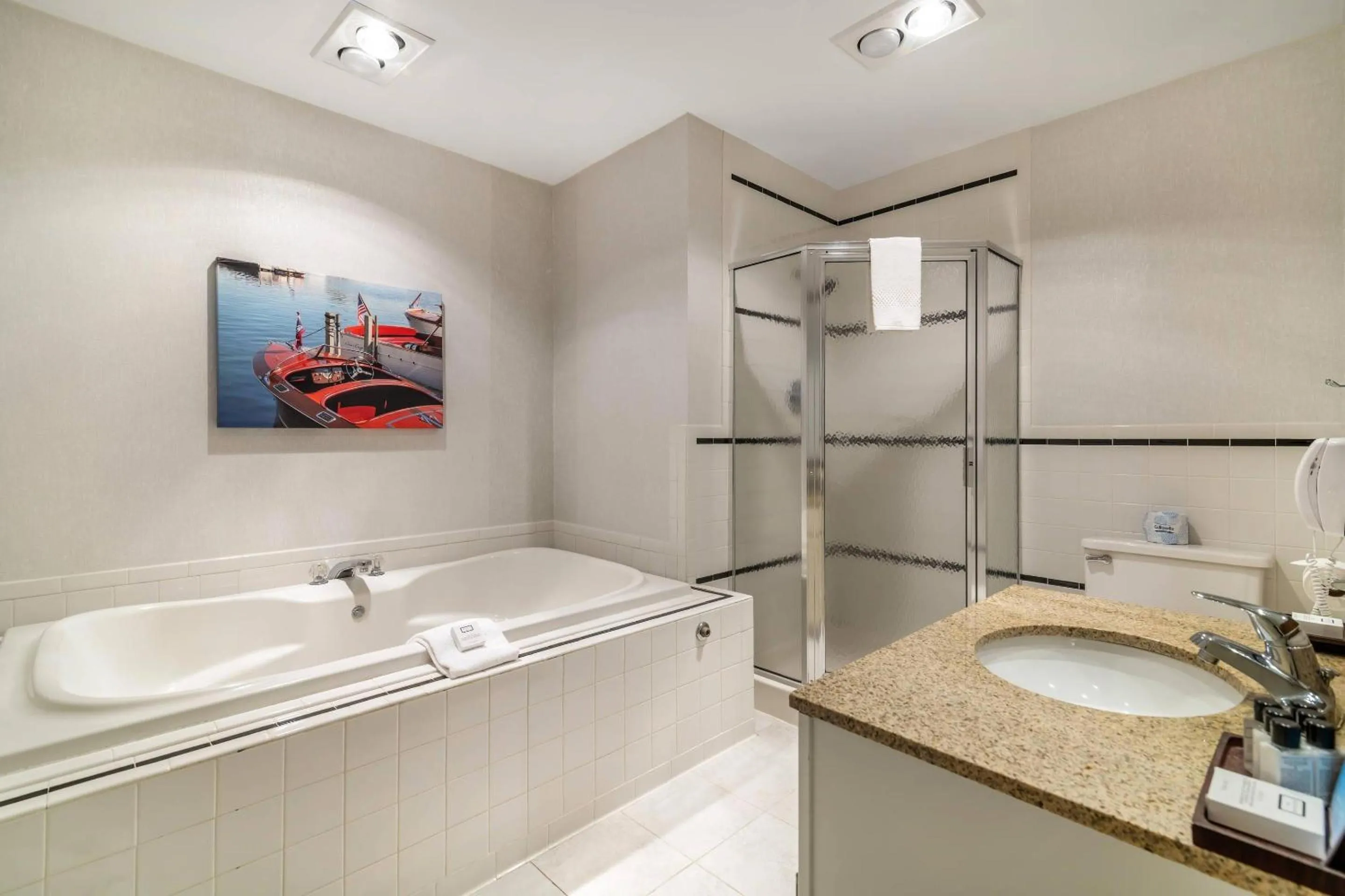 Bedroom in The Inn at Gran View Ogdensburg, an Ascend Collection Hotel