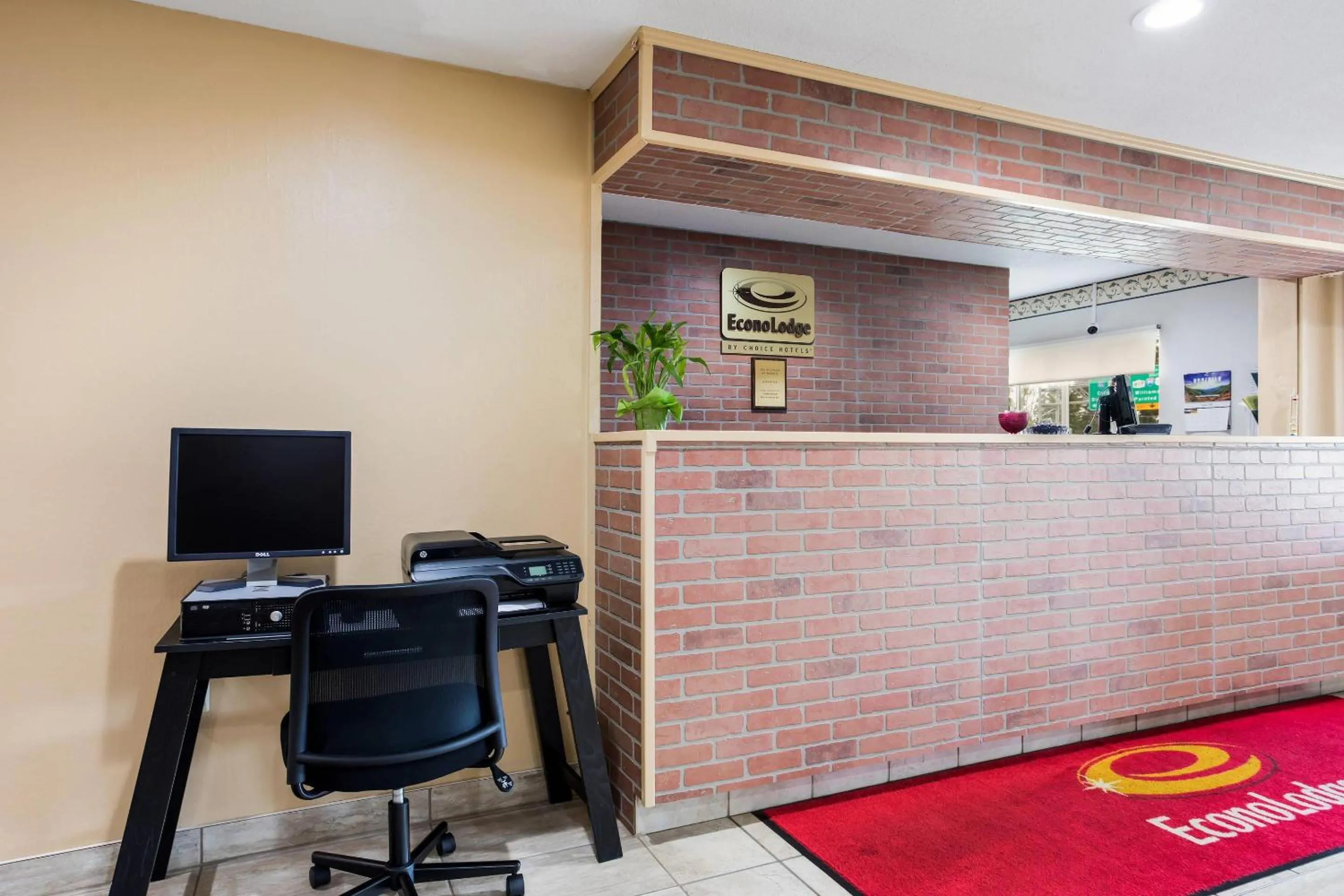 Business facilities in Econo Lodge Painted Post - Corning