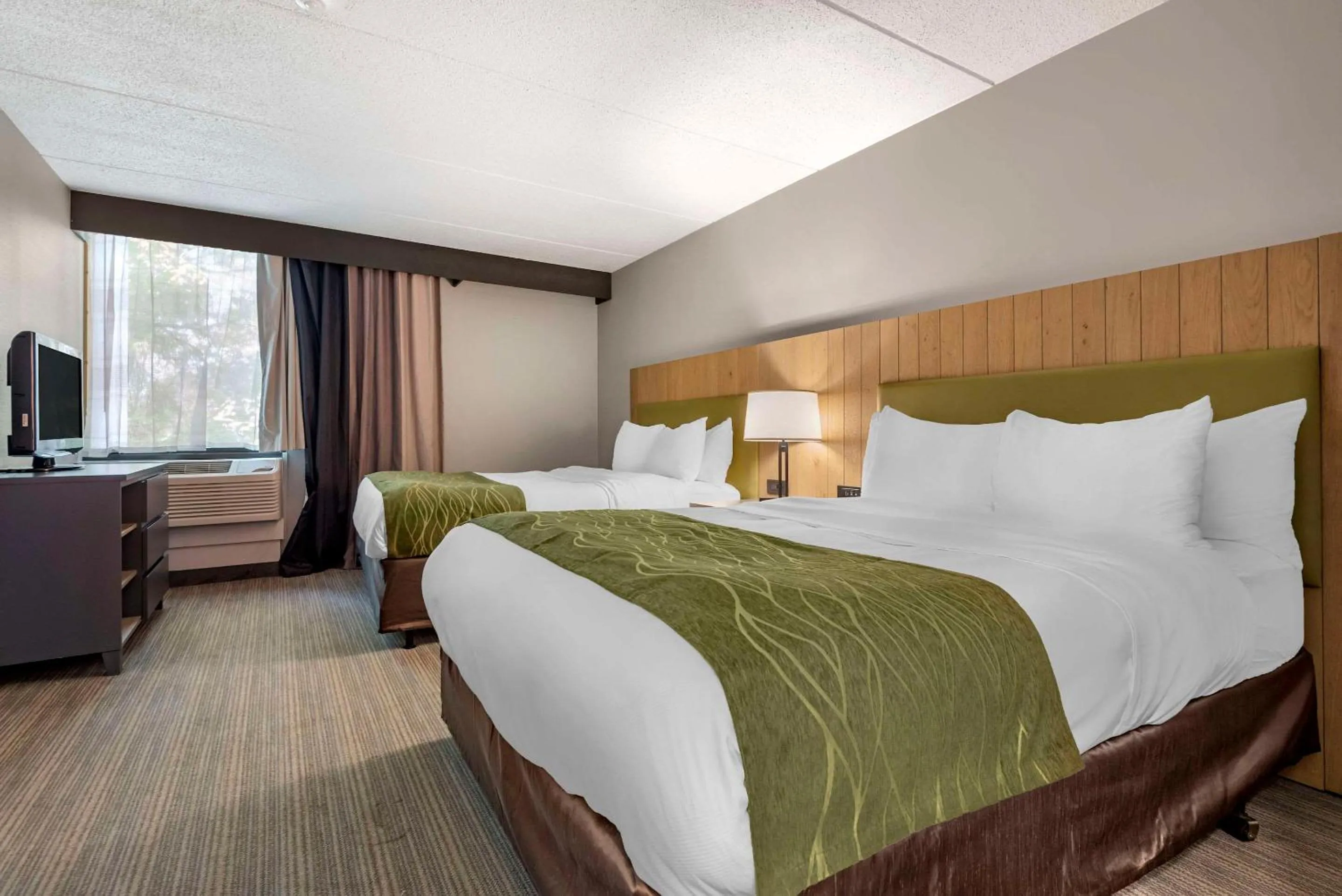 Bedroom, Bed in Comfort Inn & Suites Liverpool - Syracuse North
