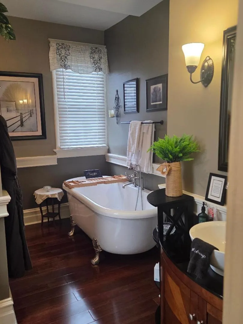 Bathroom in The Katherine Holle House