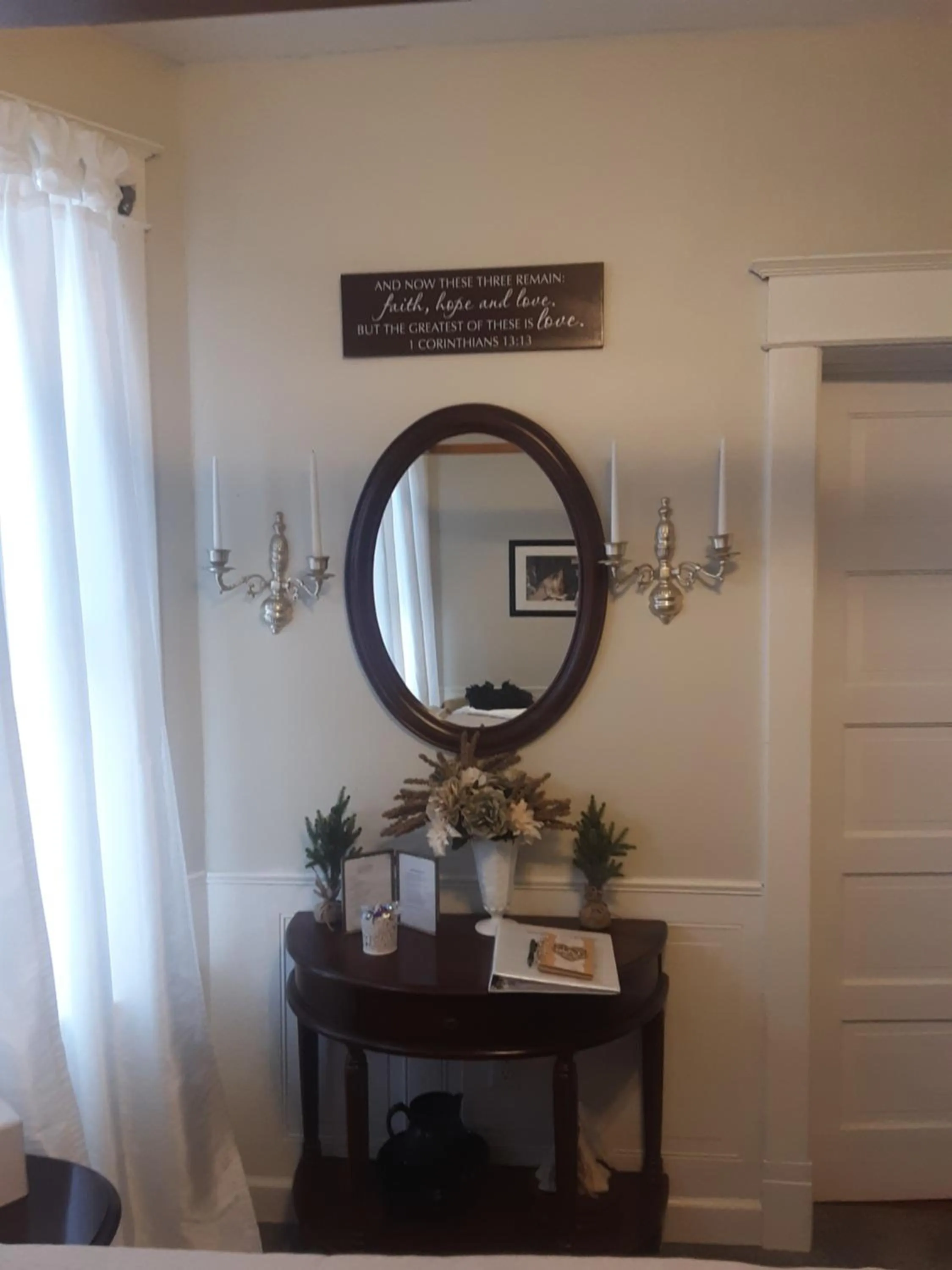Bedroom in The Katherine Holle House