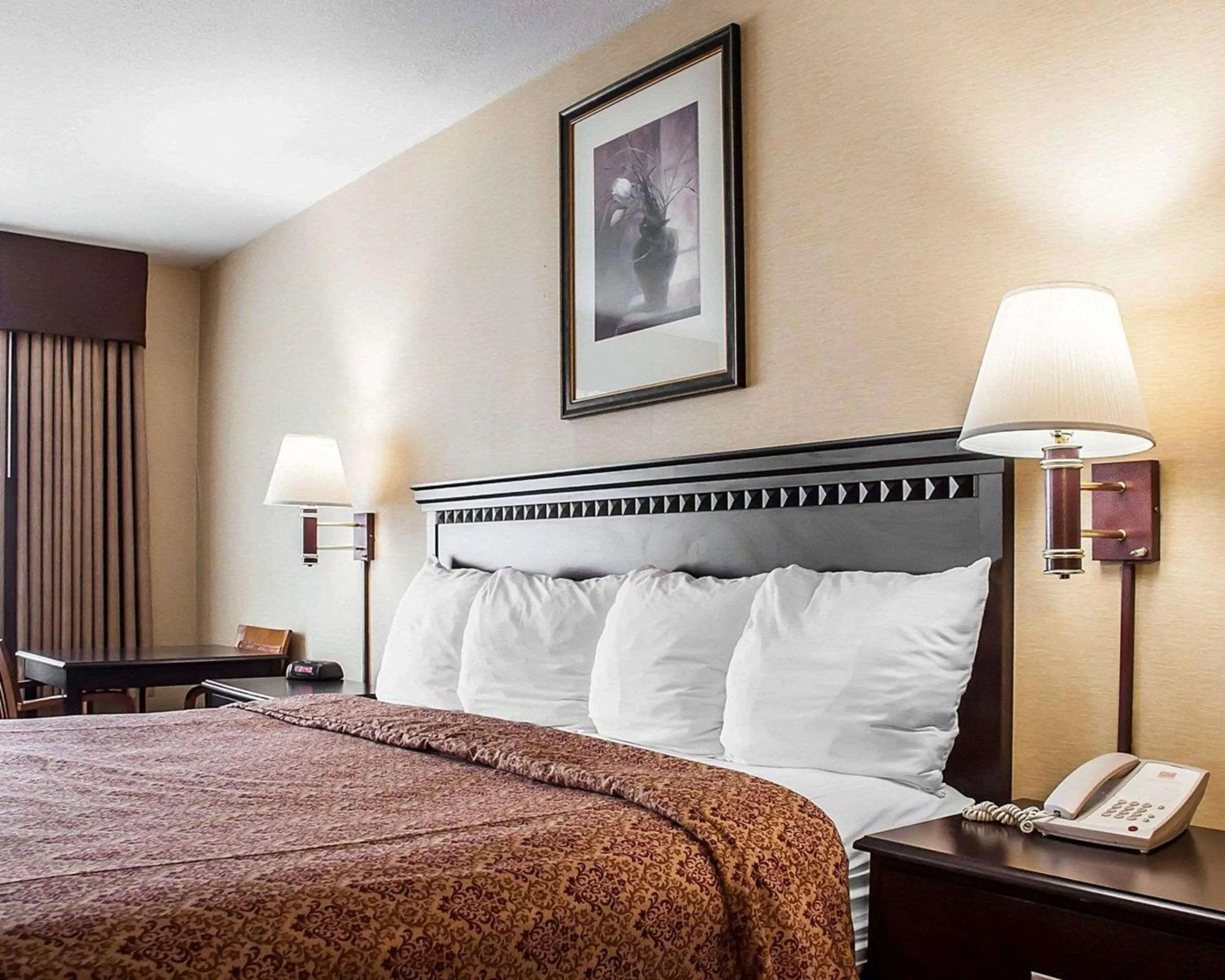 Bedroom, Bed in Econo Lodge Elmira-Corning