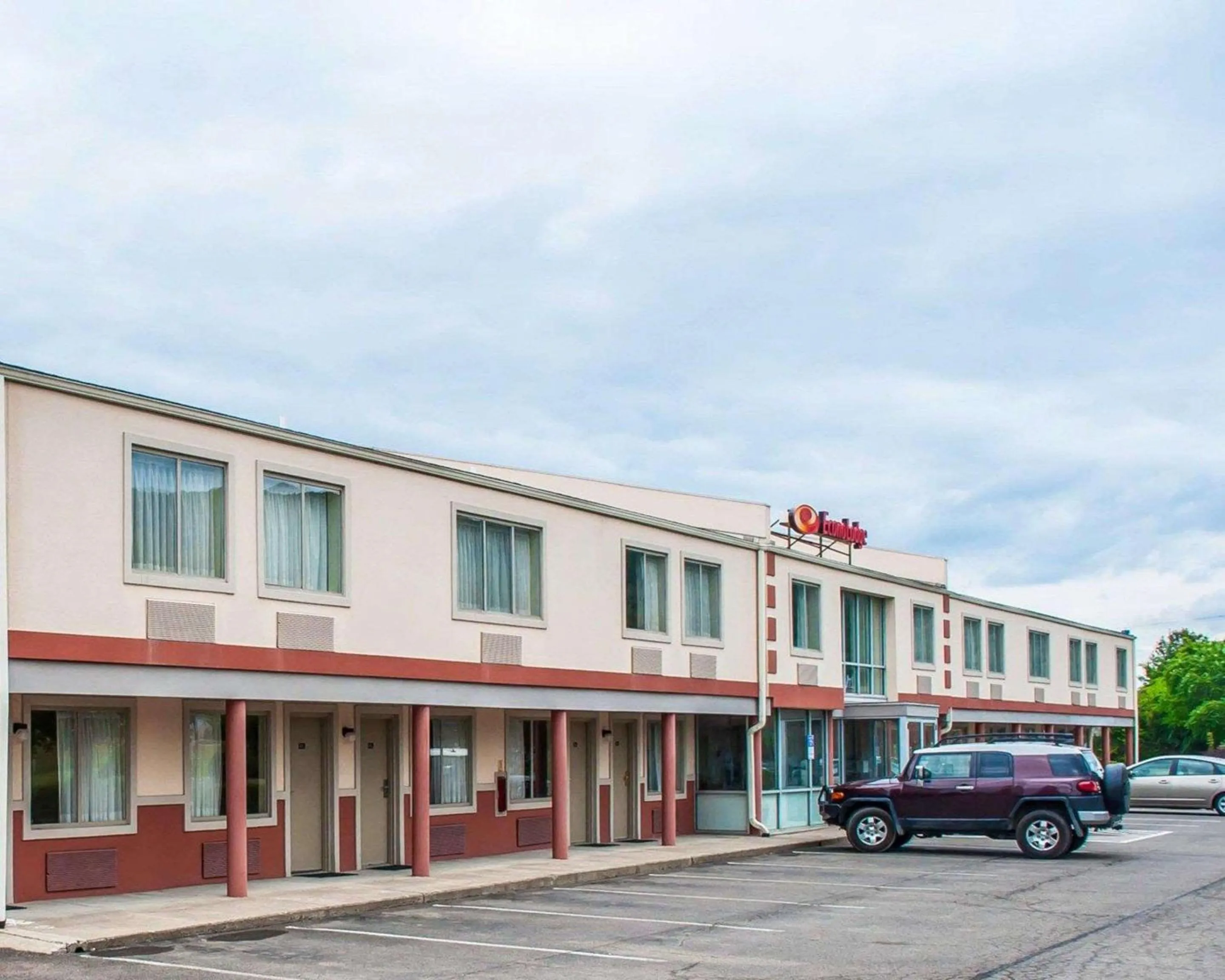 Property building in Econo Lodge Elmira-Corning