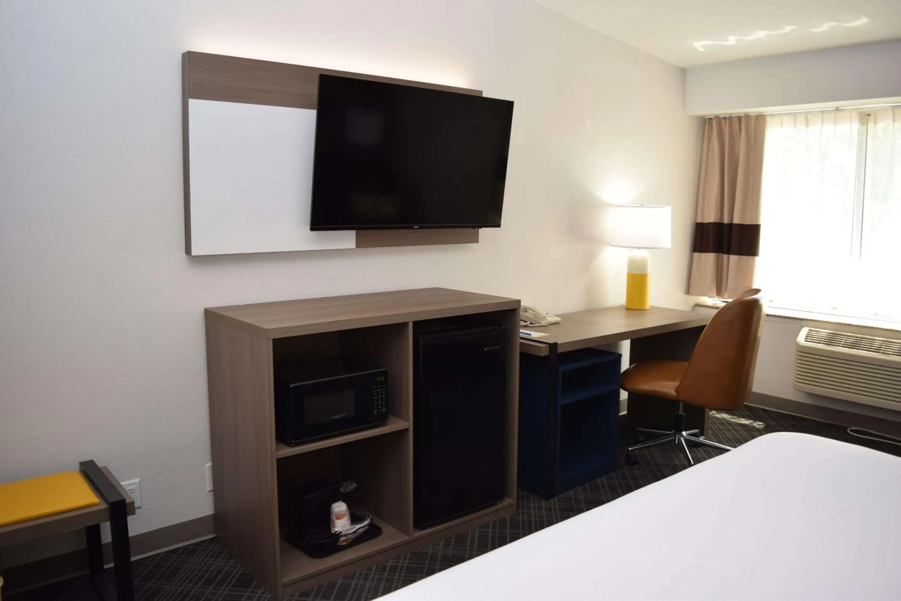 Bedroom, Bed in Comfort Inn & Suites Syracuse-Carrier Circle