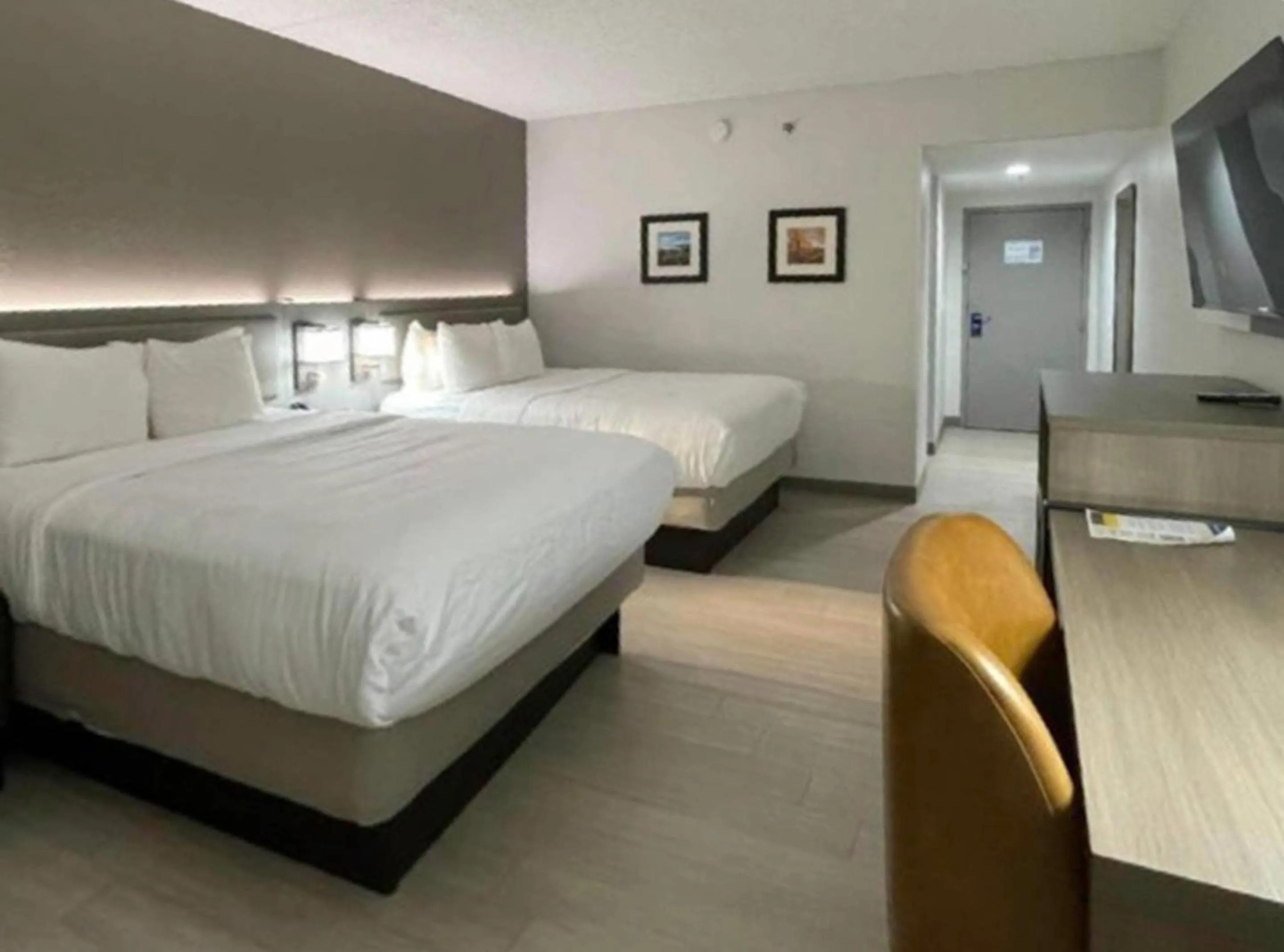 Bedroom, Bed in Comfort Inn & Suites Syracuse-Carrier Circle