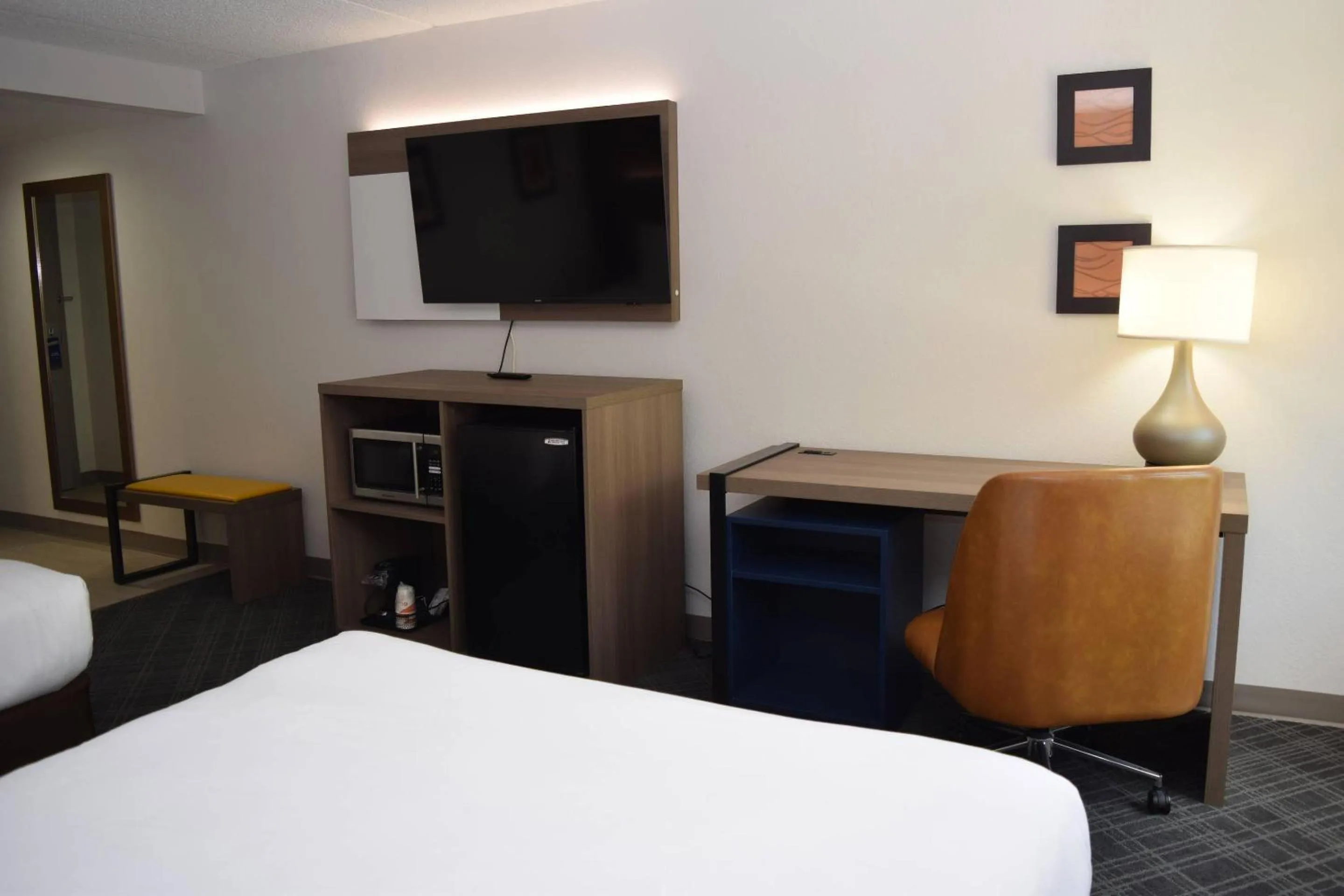 Bedroom, Bed in Comfort Inn & Suites Syracuse-Carrier Circle