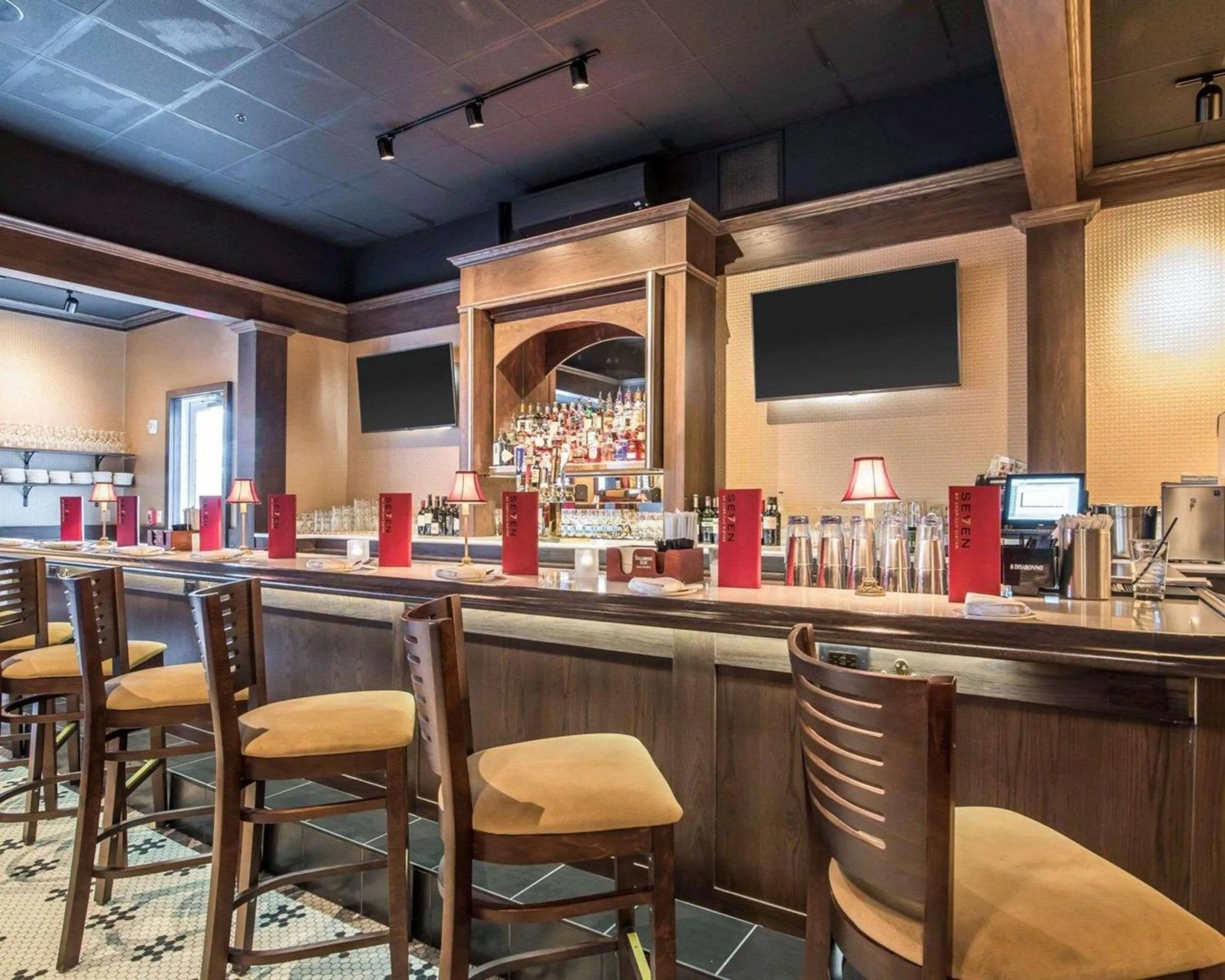 Lounge or bar in Park Manor Hotel