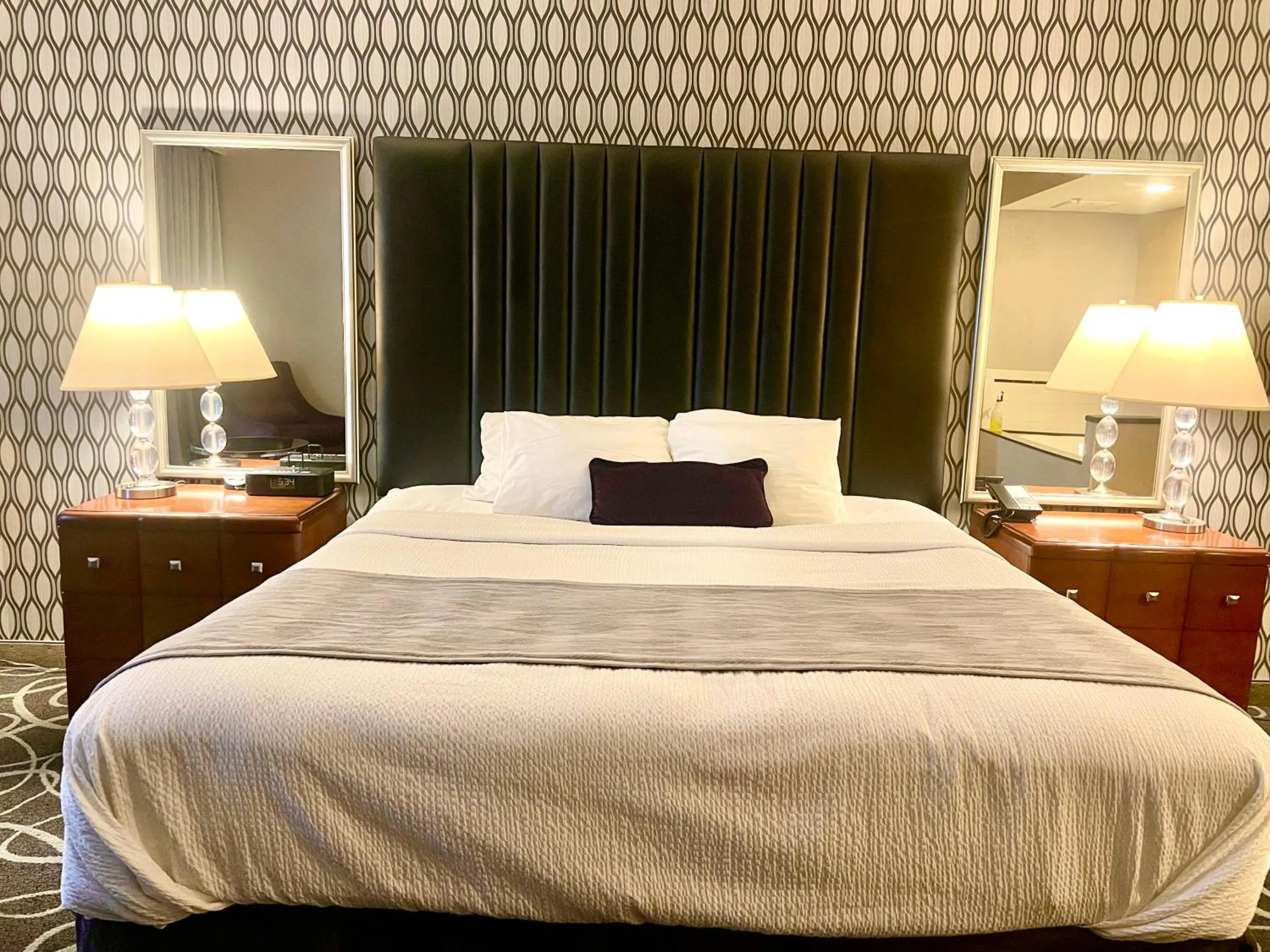 Bed in Park Manor Hotel