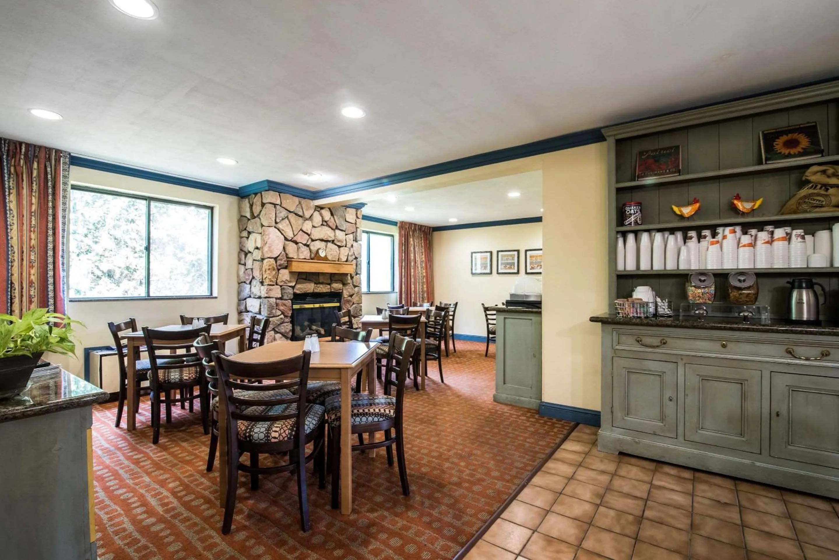 Restaurant/places to eat in Quality Inn Cortland - University Area