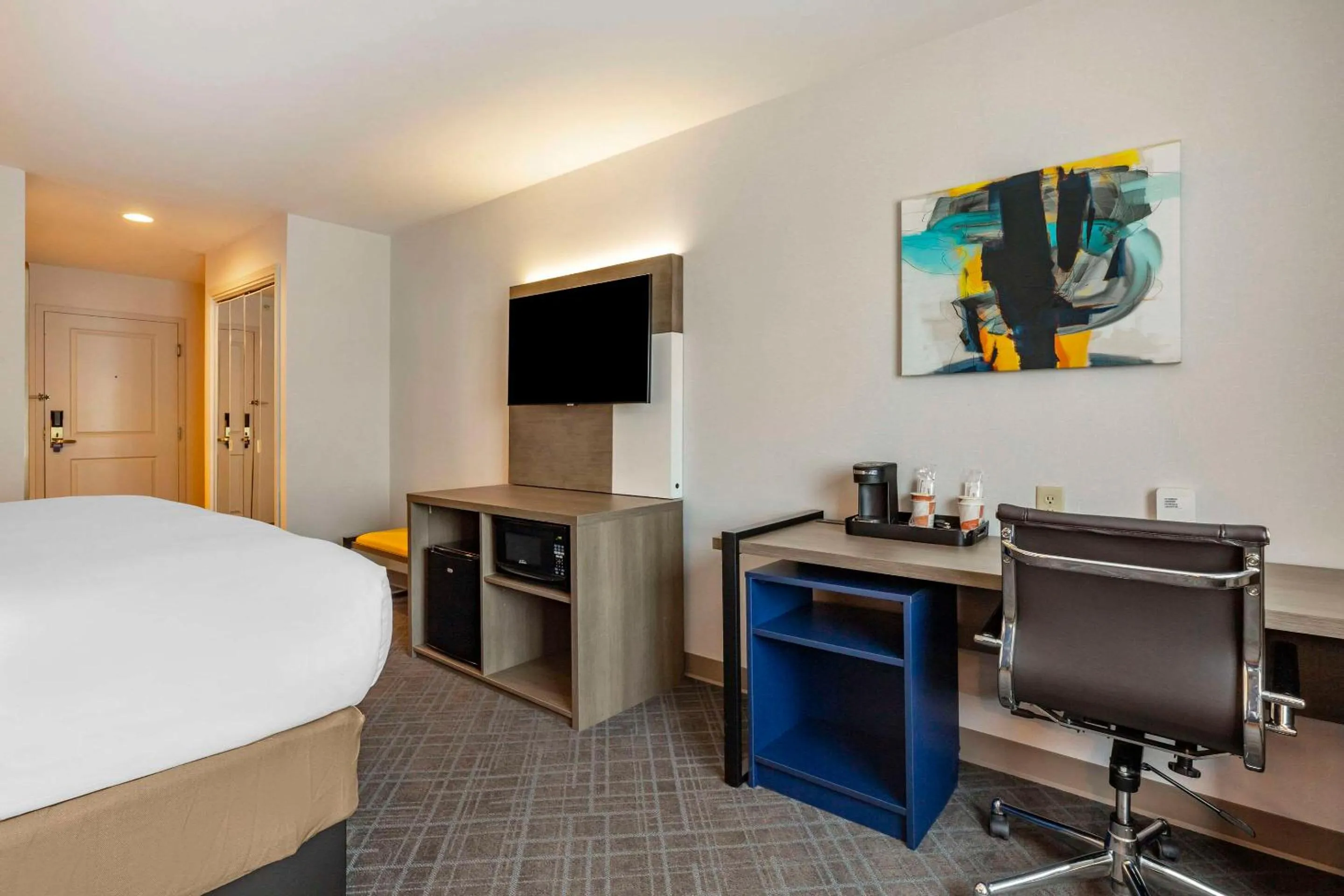 Bedroom, Bed in Comfort Inn & Suites East Greenbush - Albany