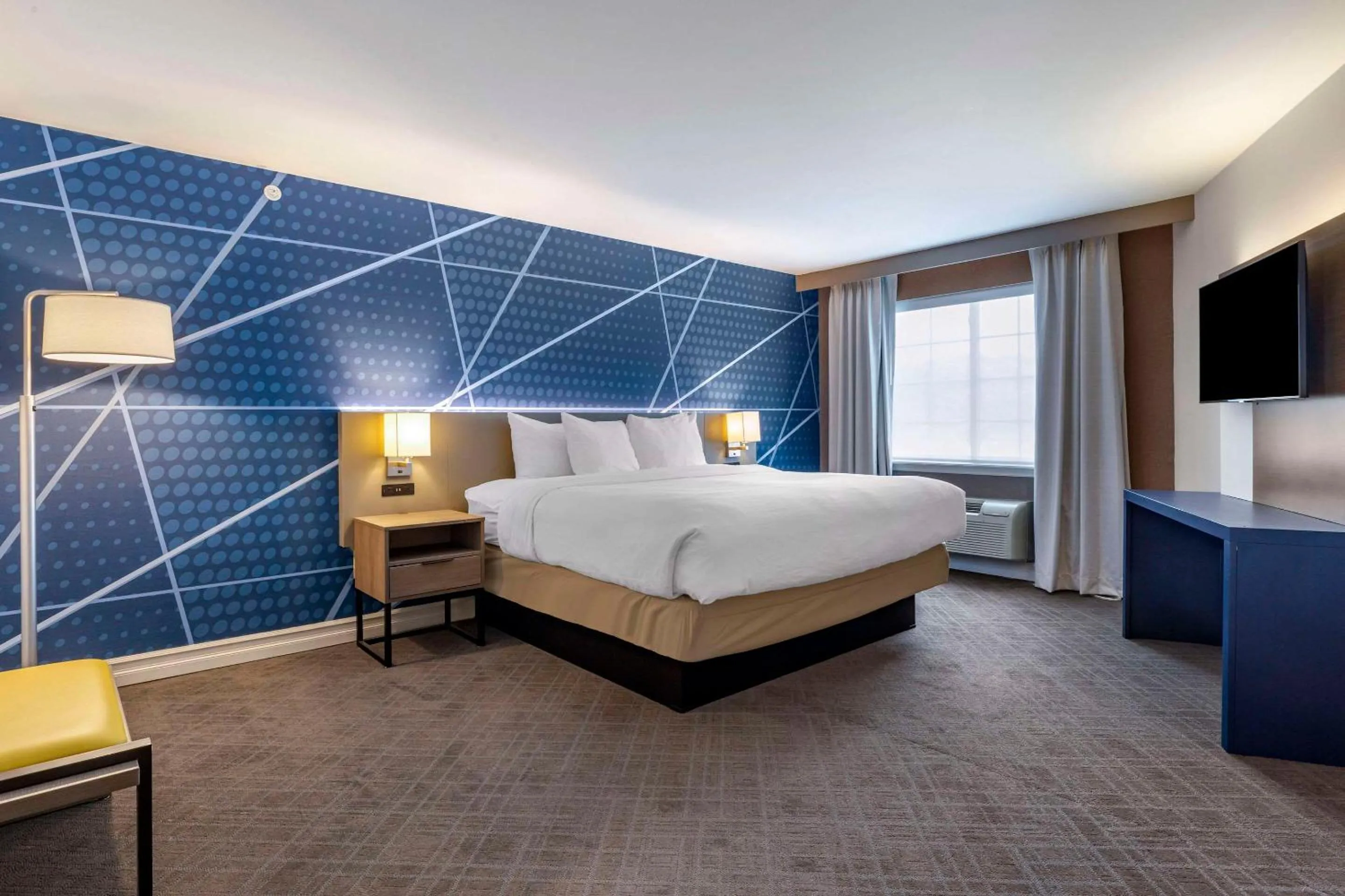 Bedroom, Bed in Comfort Inn & Suites East Greenbush - Albany