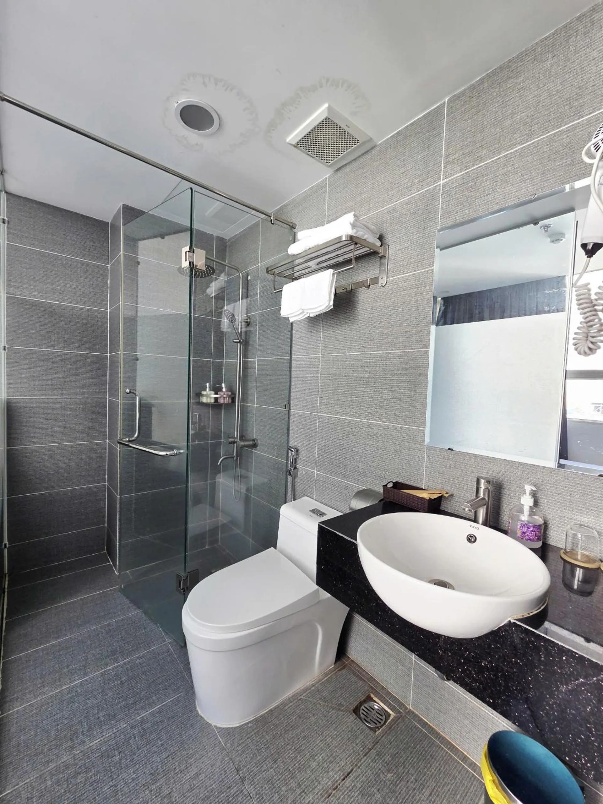Shower in Larosa Hotel Nha Trang