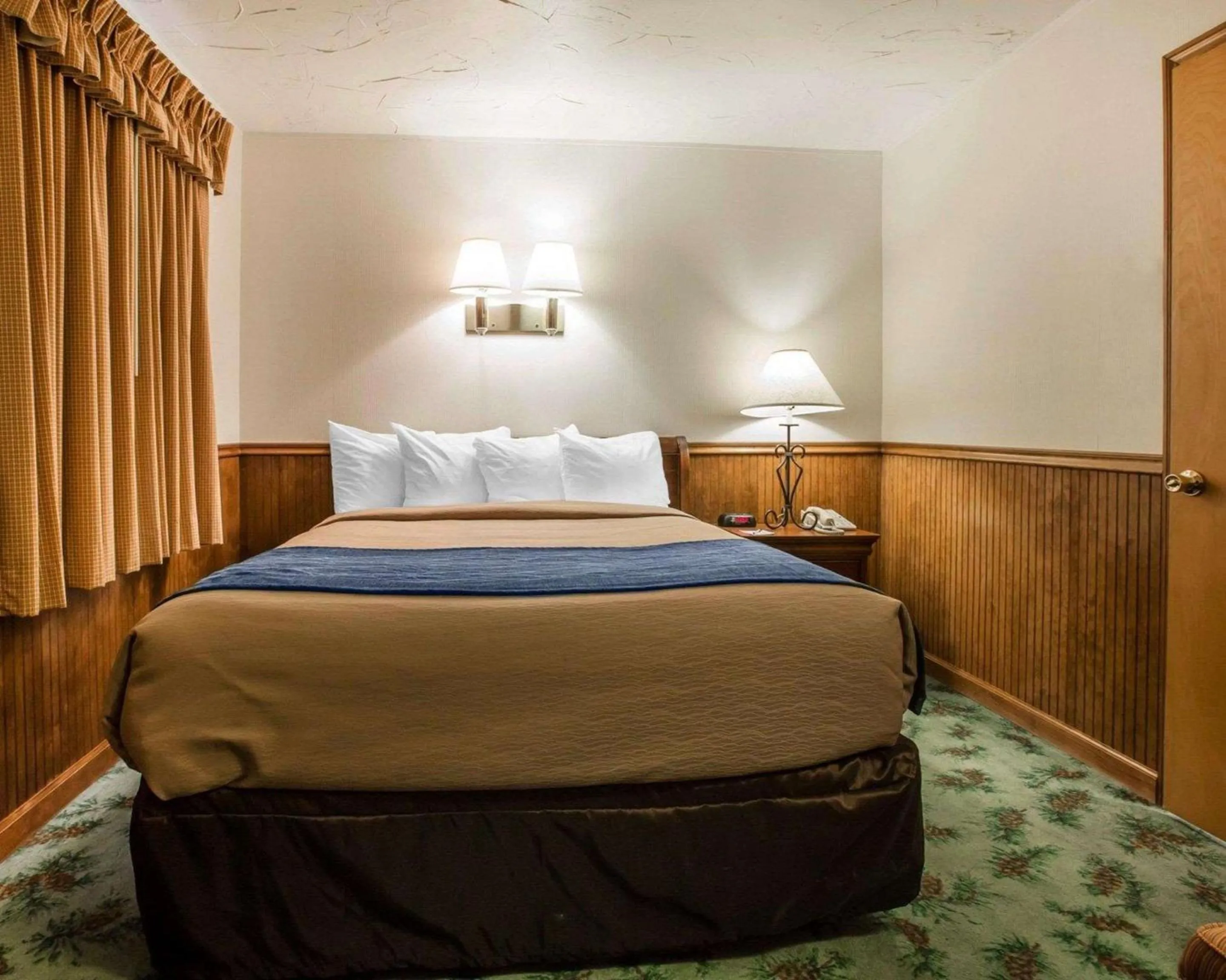 Photo of the whole room in Quality Inn Lake Placid