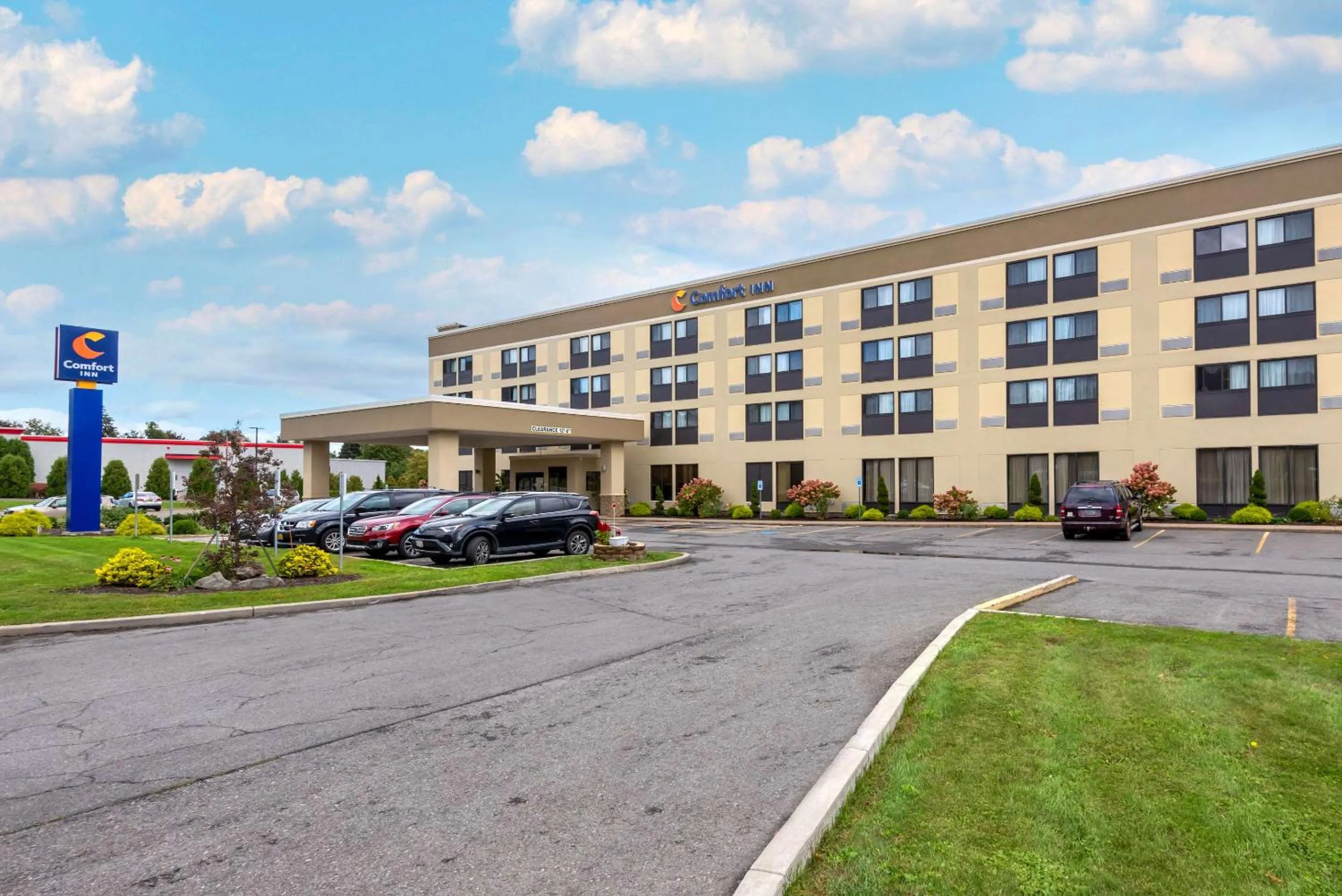 Property building in Comfort Inn Binghamton I-81