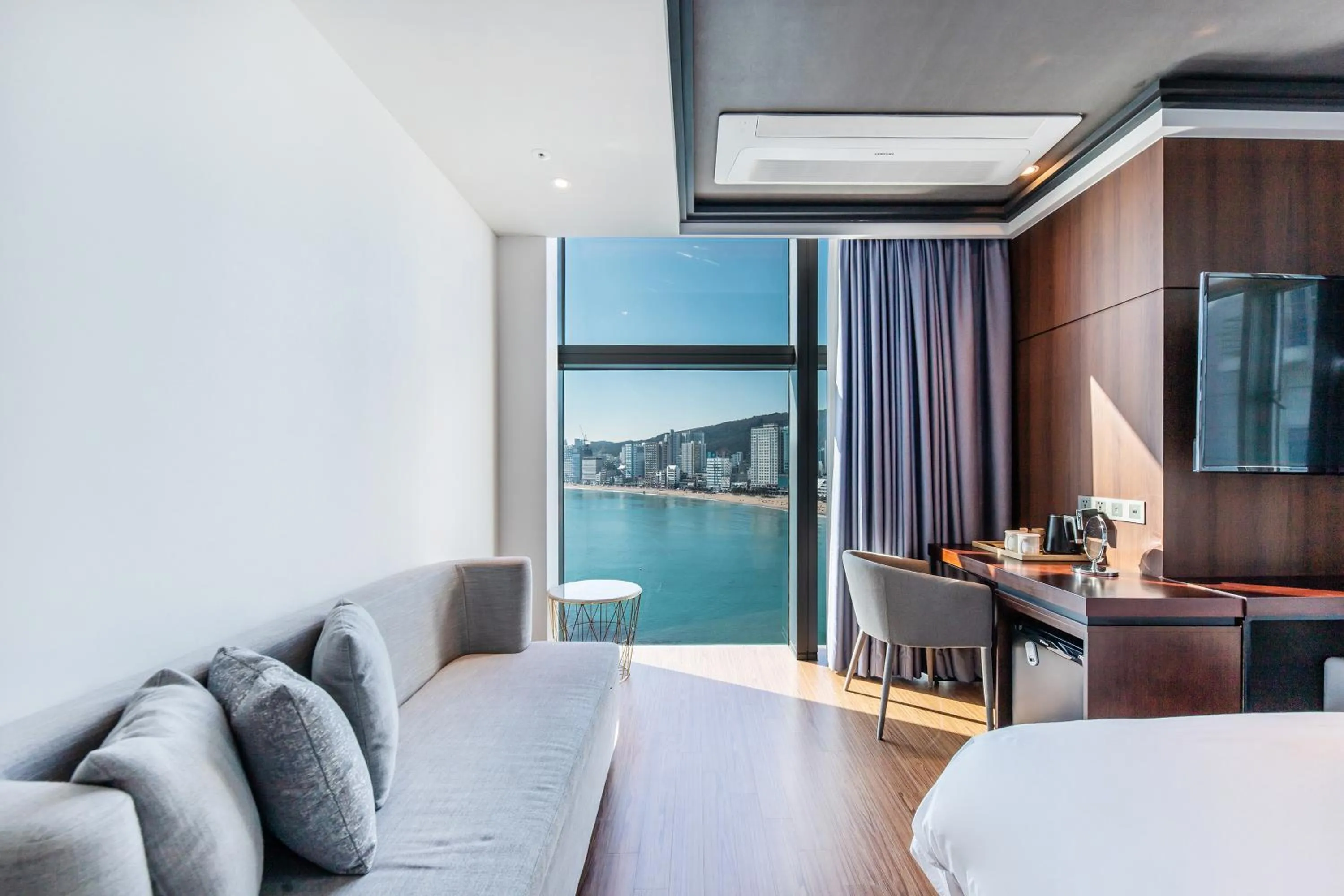 Bed in H Avenue Gwanganri Beach