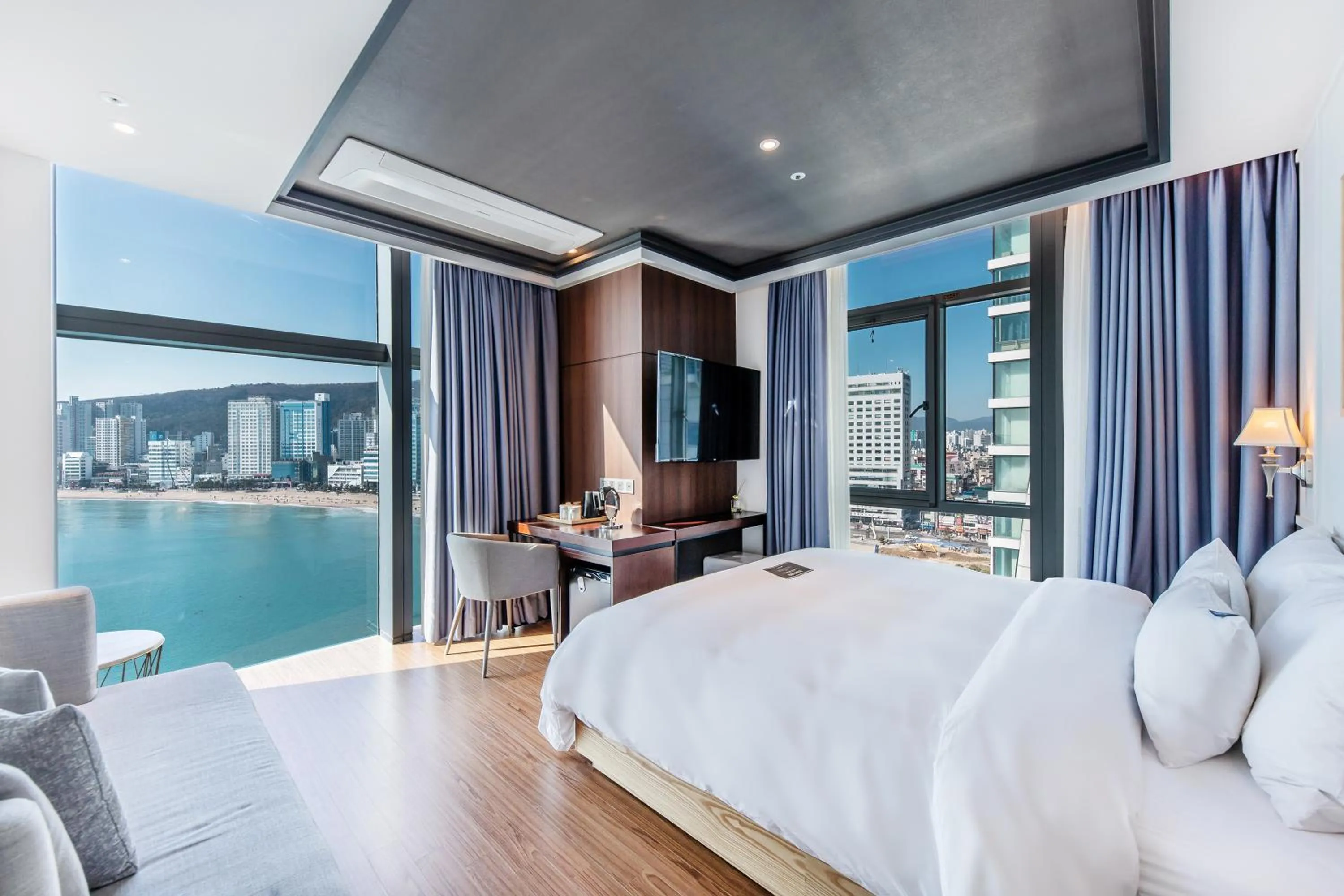 Bed in H Avenue Gwanganri Beach