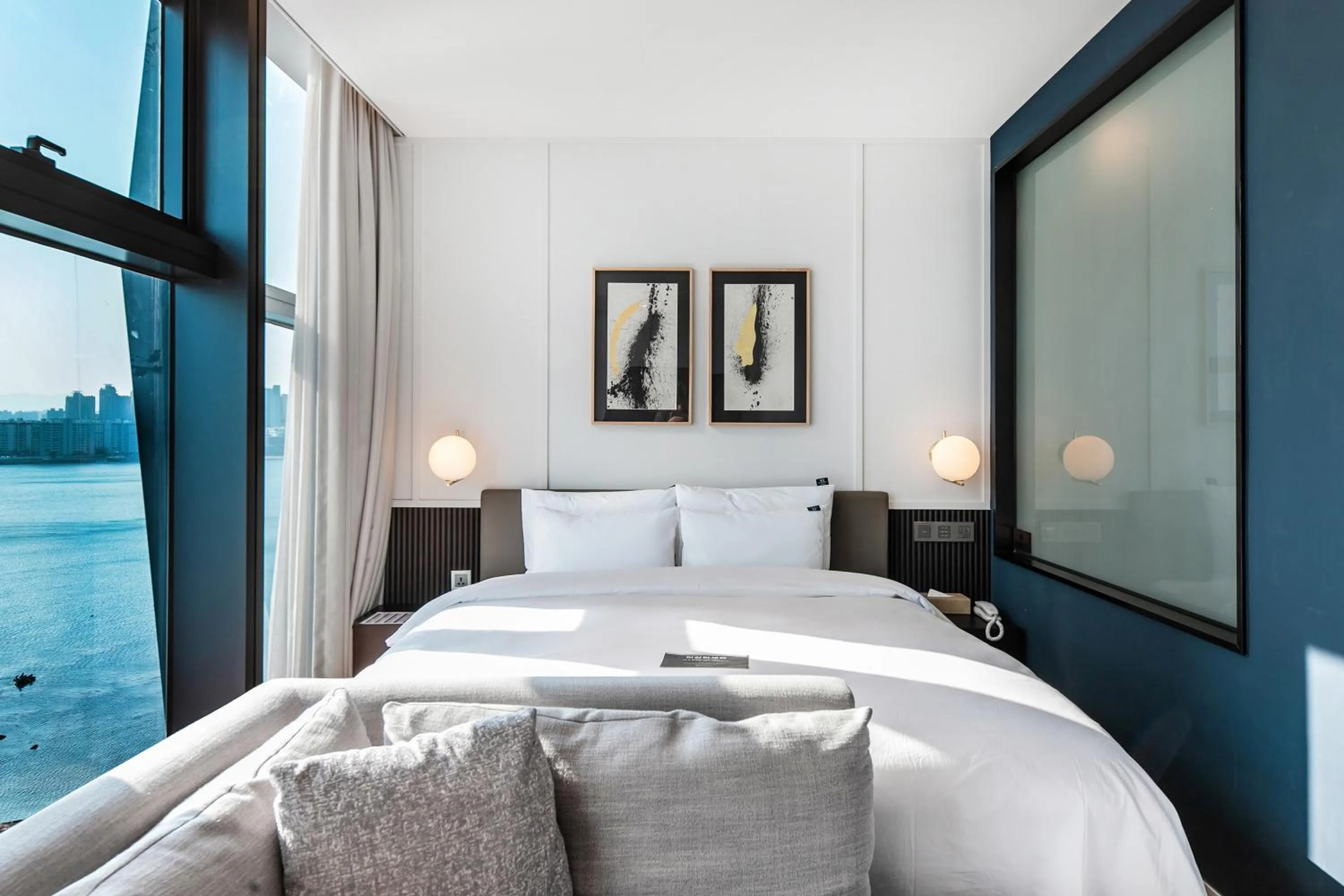 Bed in H Avenue Gwanganri Beach