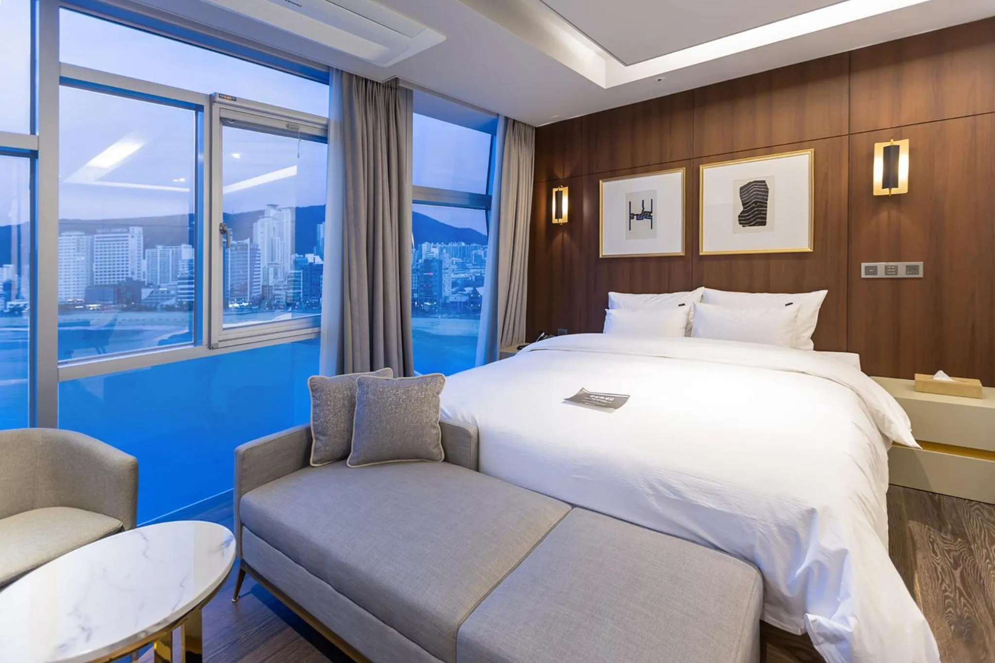 Bed in H Avenue Gwanganri Beach