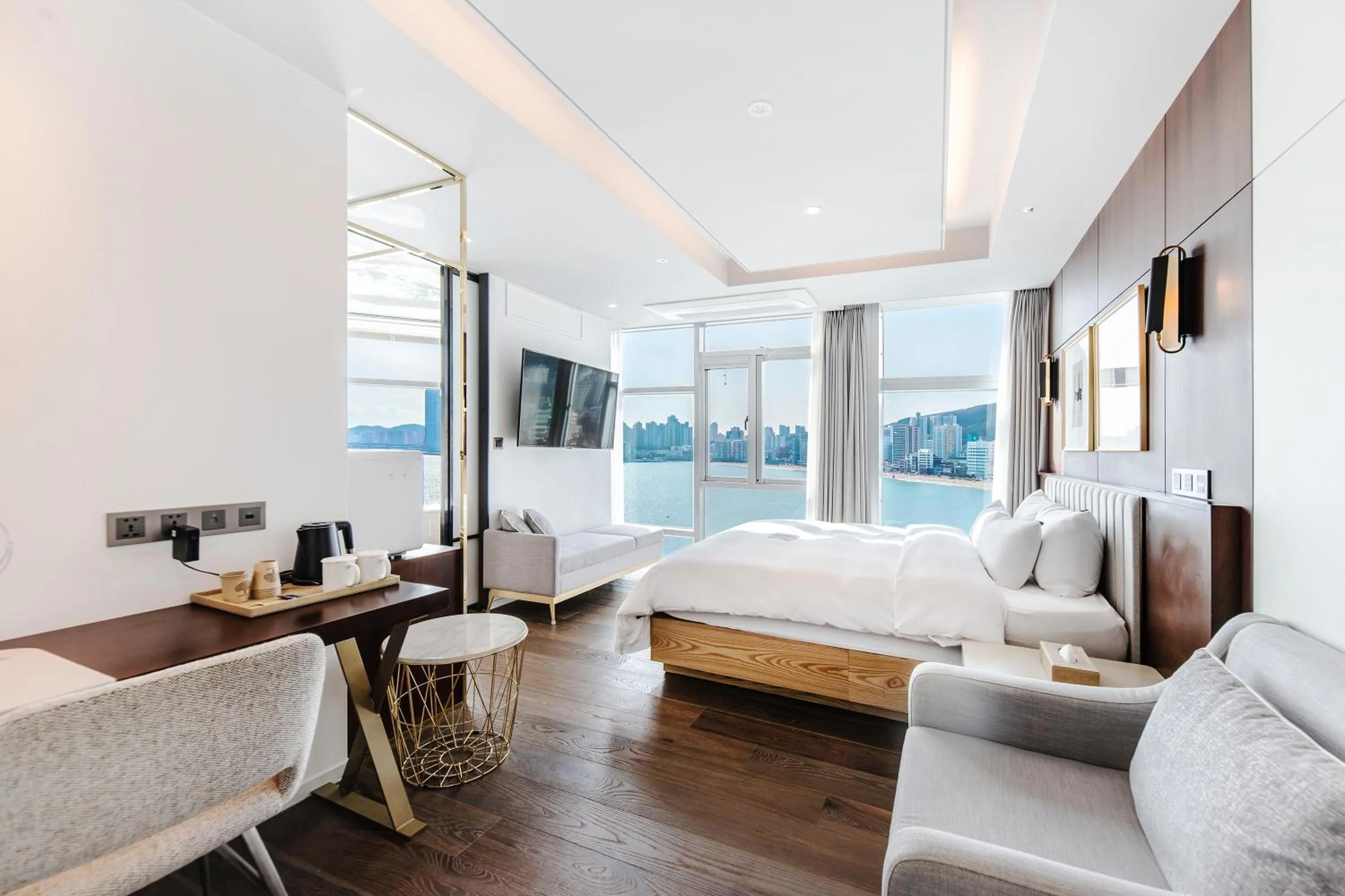 TV and multimedia, Bed in H Avenue Gwanganri Beach