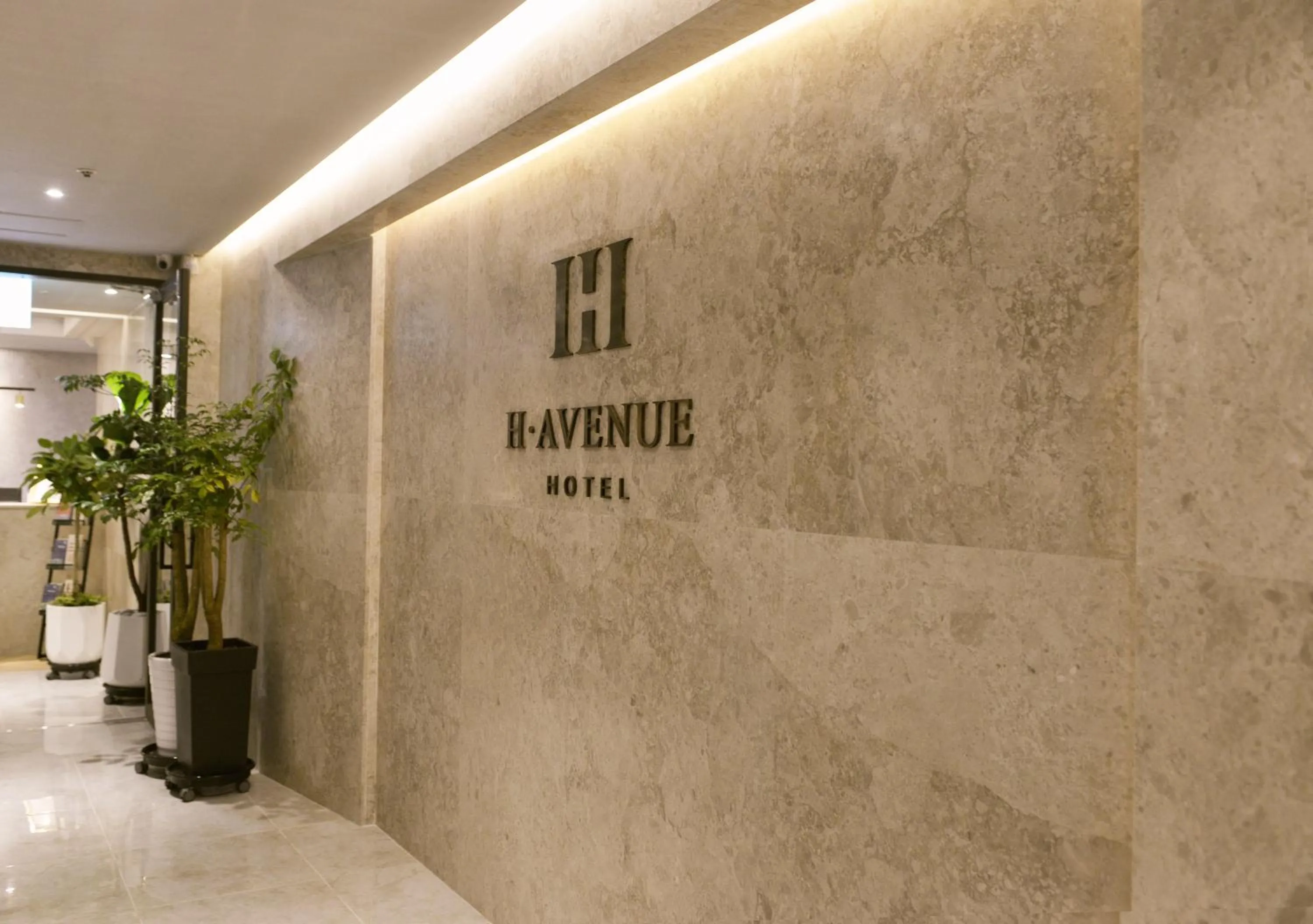 Lobby or reception in H Avenue Gwanganri Beach