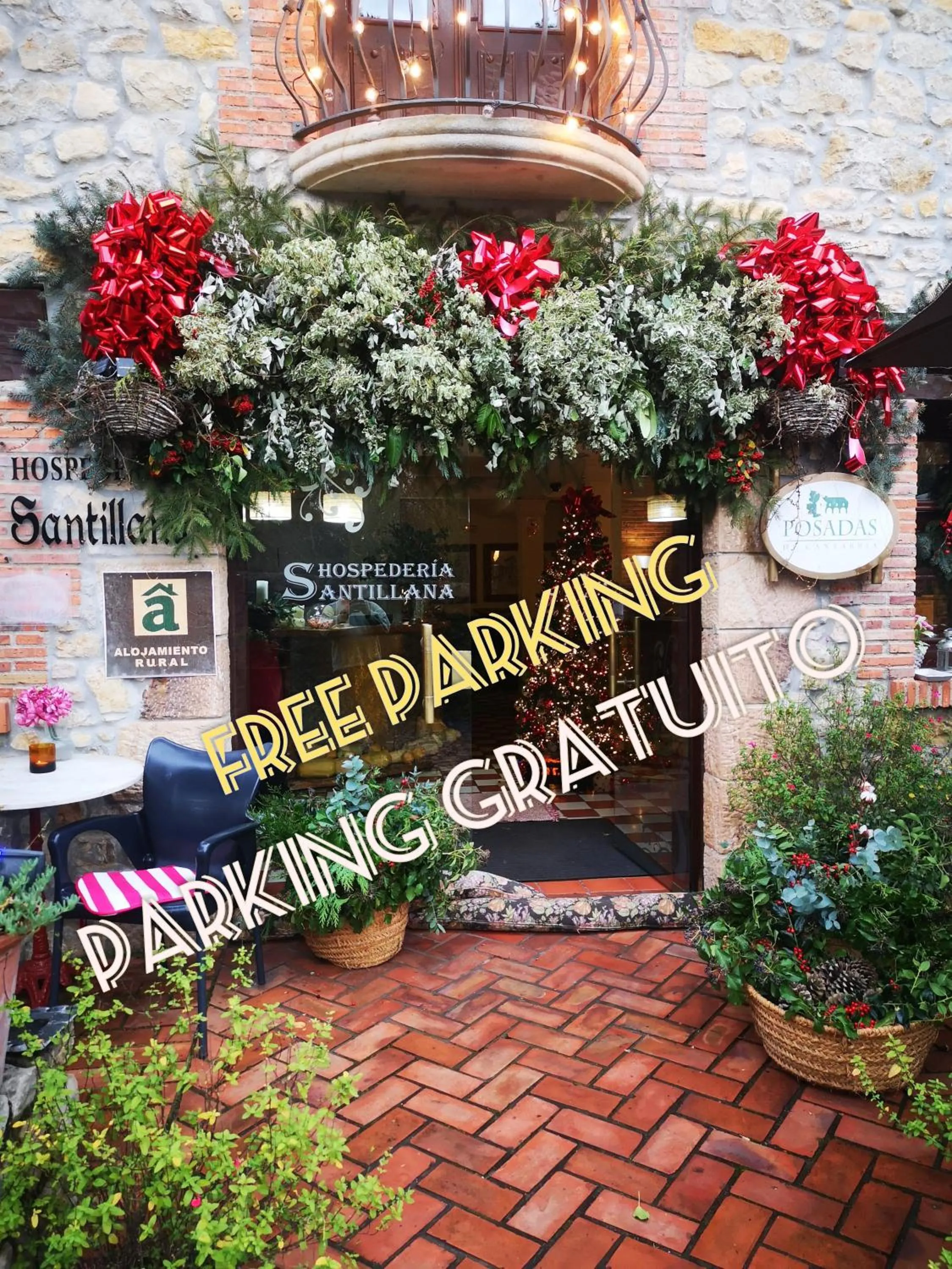 Facade/entrance in Hospederia Santillana