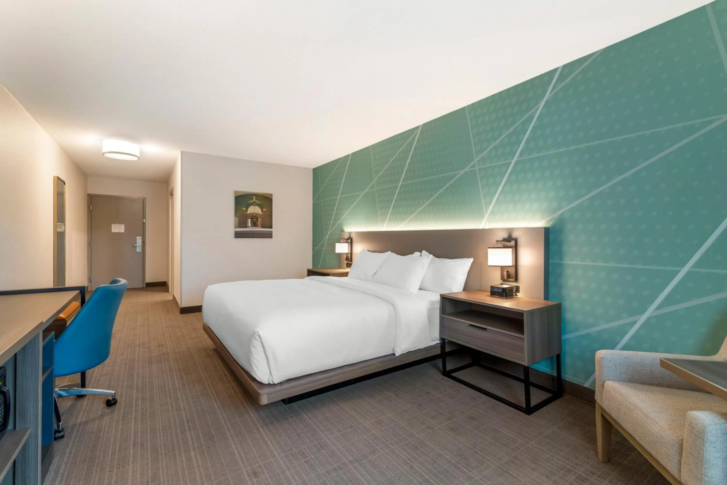 Bed in Comfort Inn & Suites Saratoga Springs